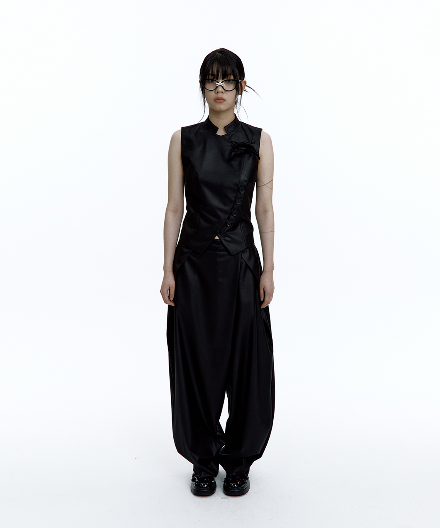 Pintuck Asymmetric Trousers Black