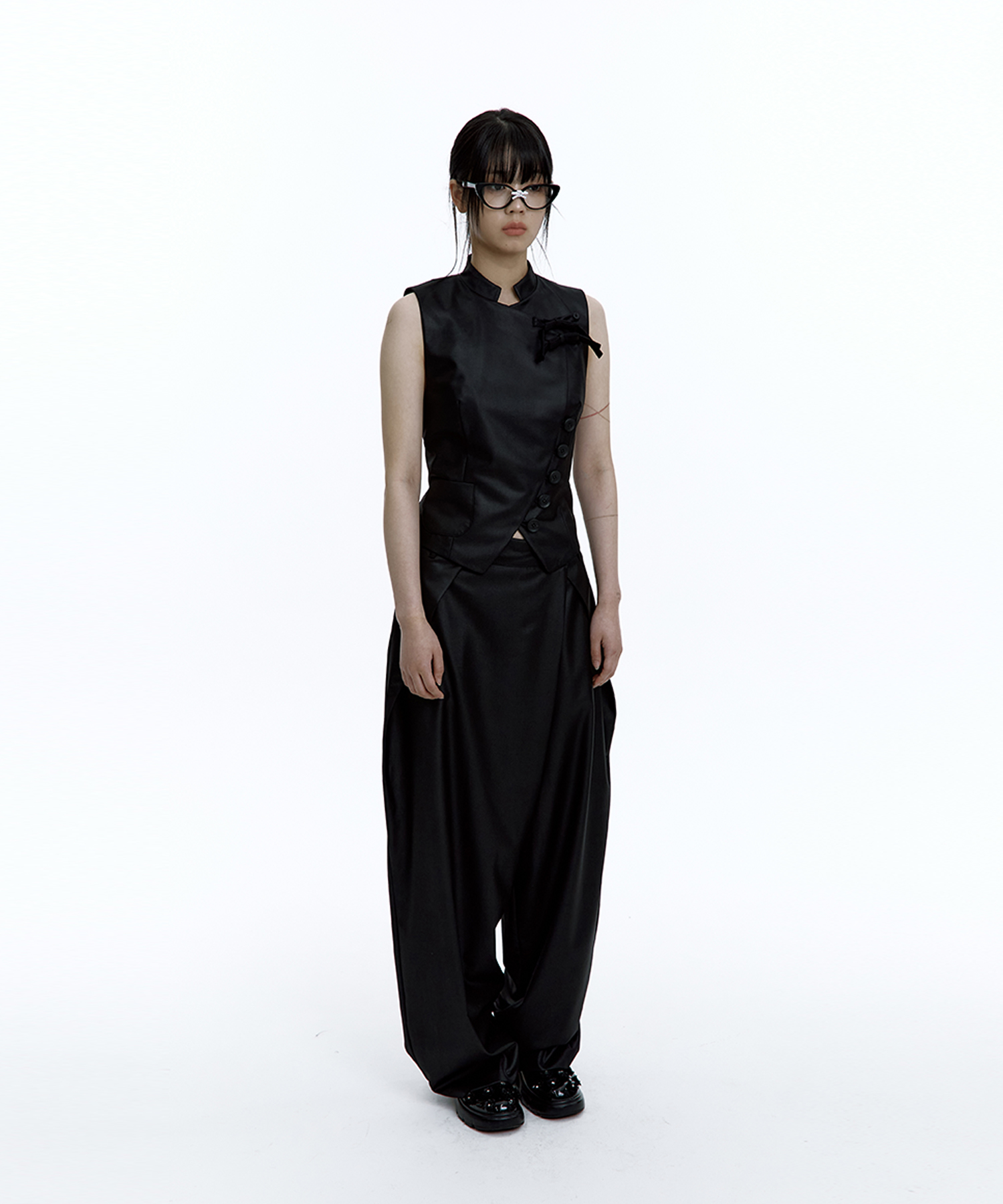 Pintuck Asymmetric Trousers Black