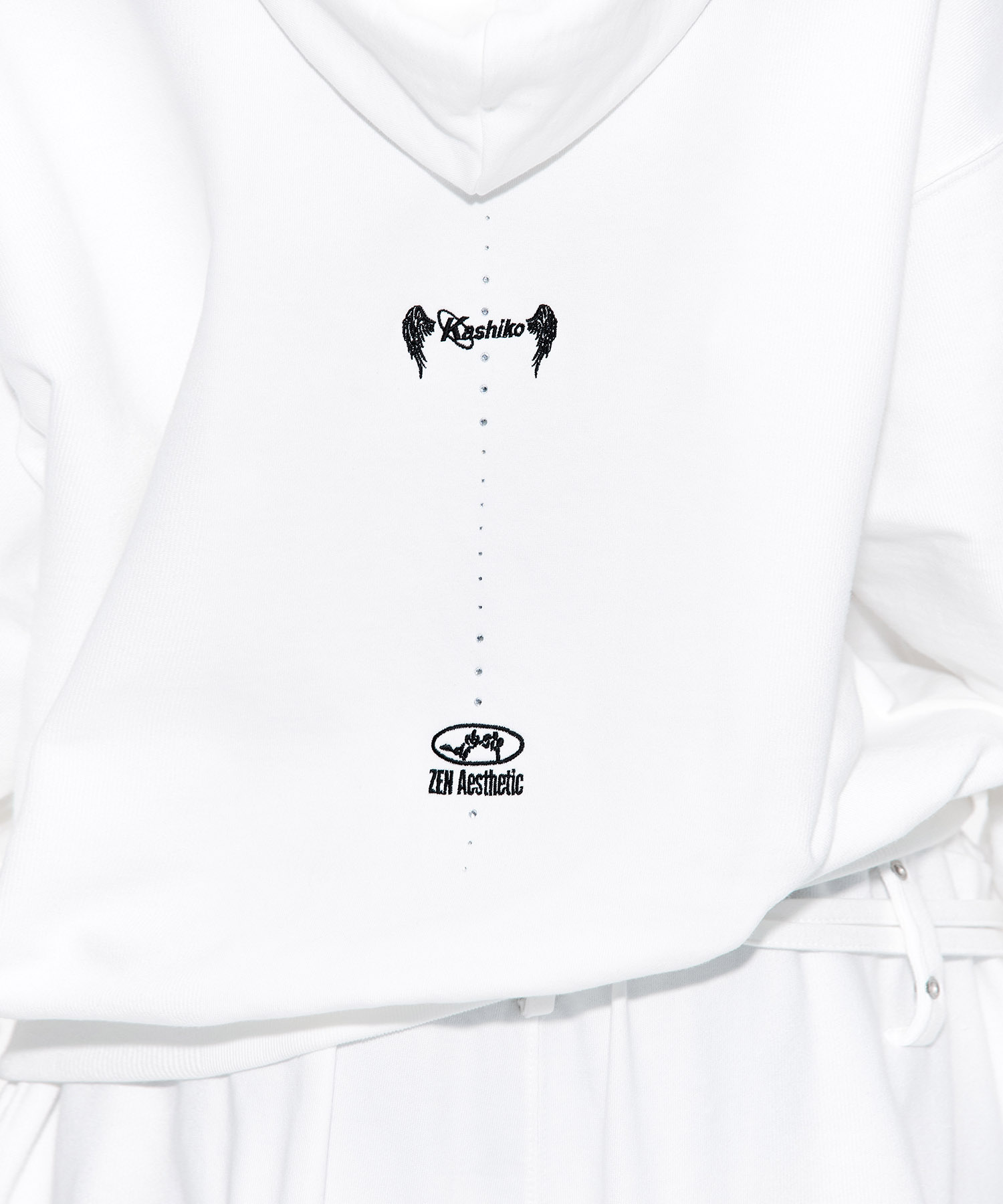 Zenu Hoodie White