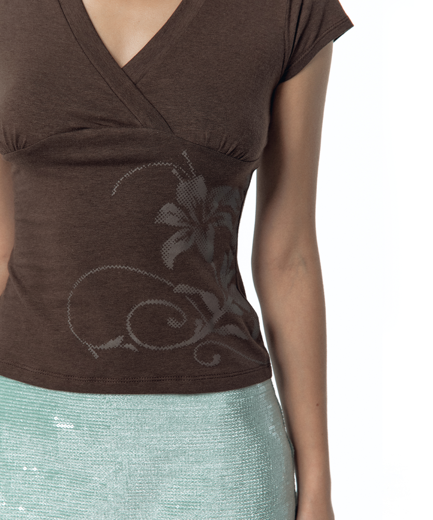 Lily Essential V-Neck T-shirt Brown