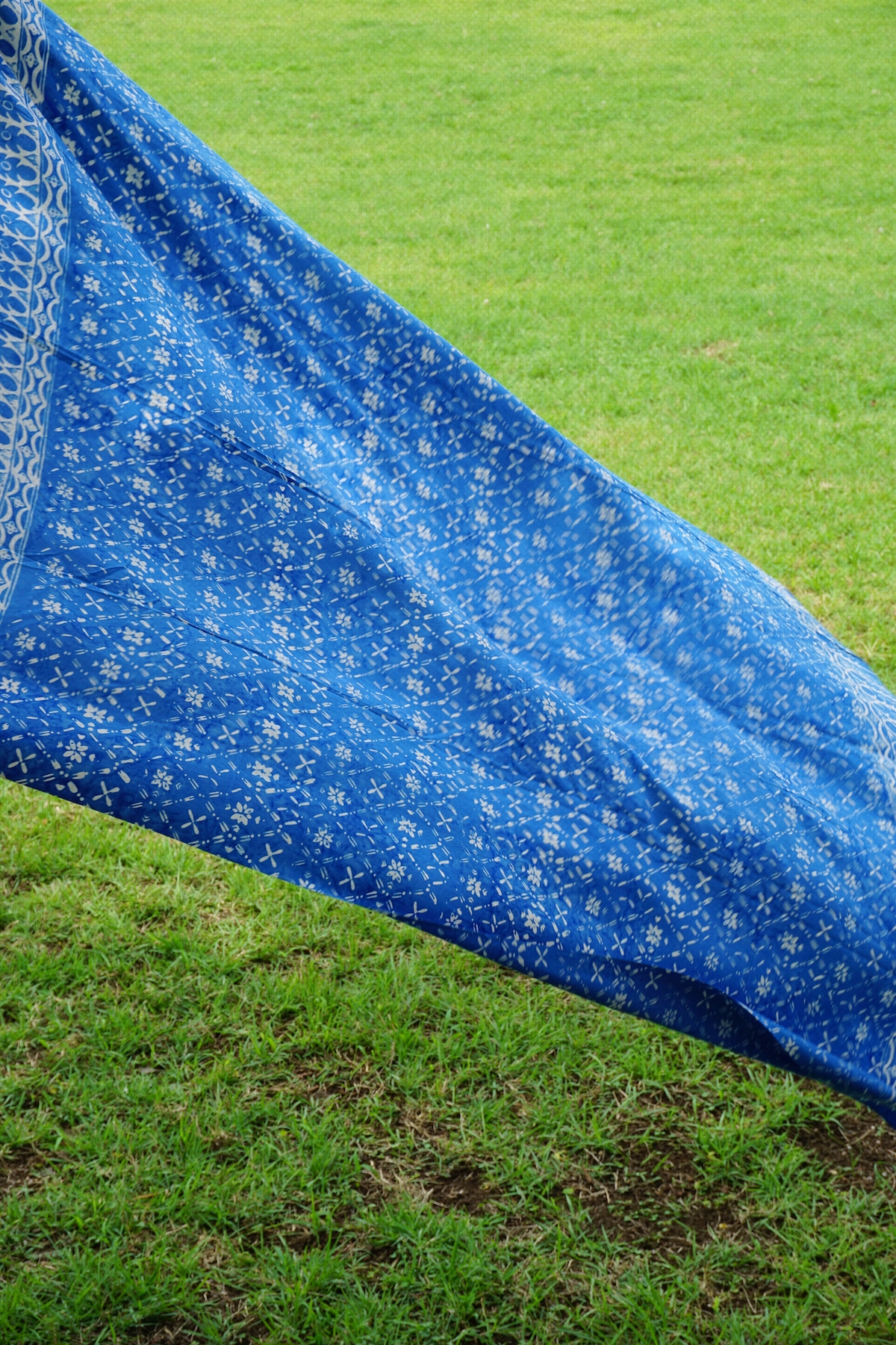 MOOD SARONG - Blue cherry blossoms