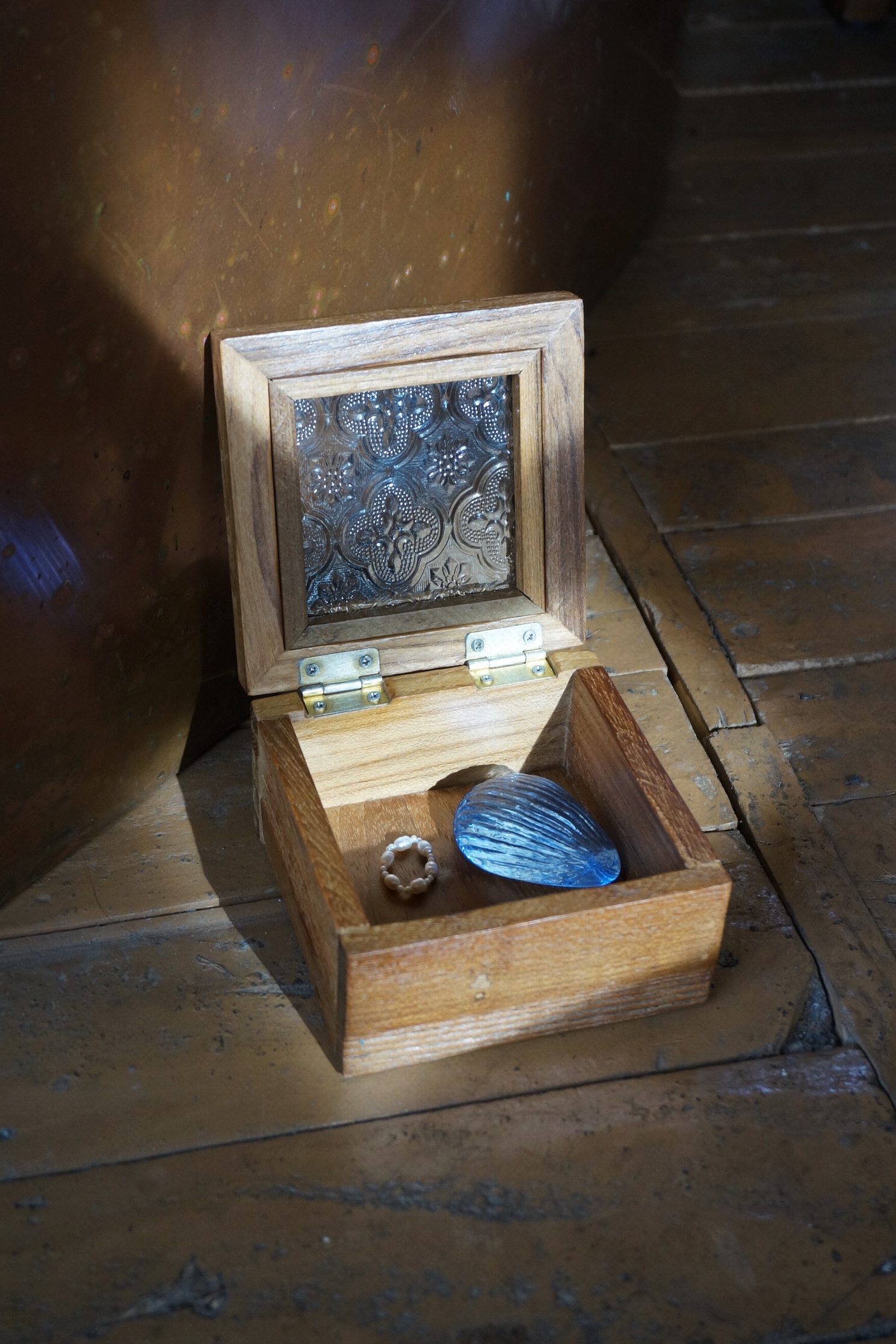 GLASS WOOD ACCESSORIES BOX