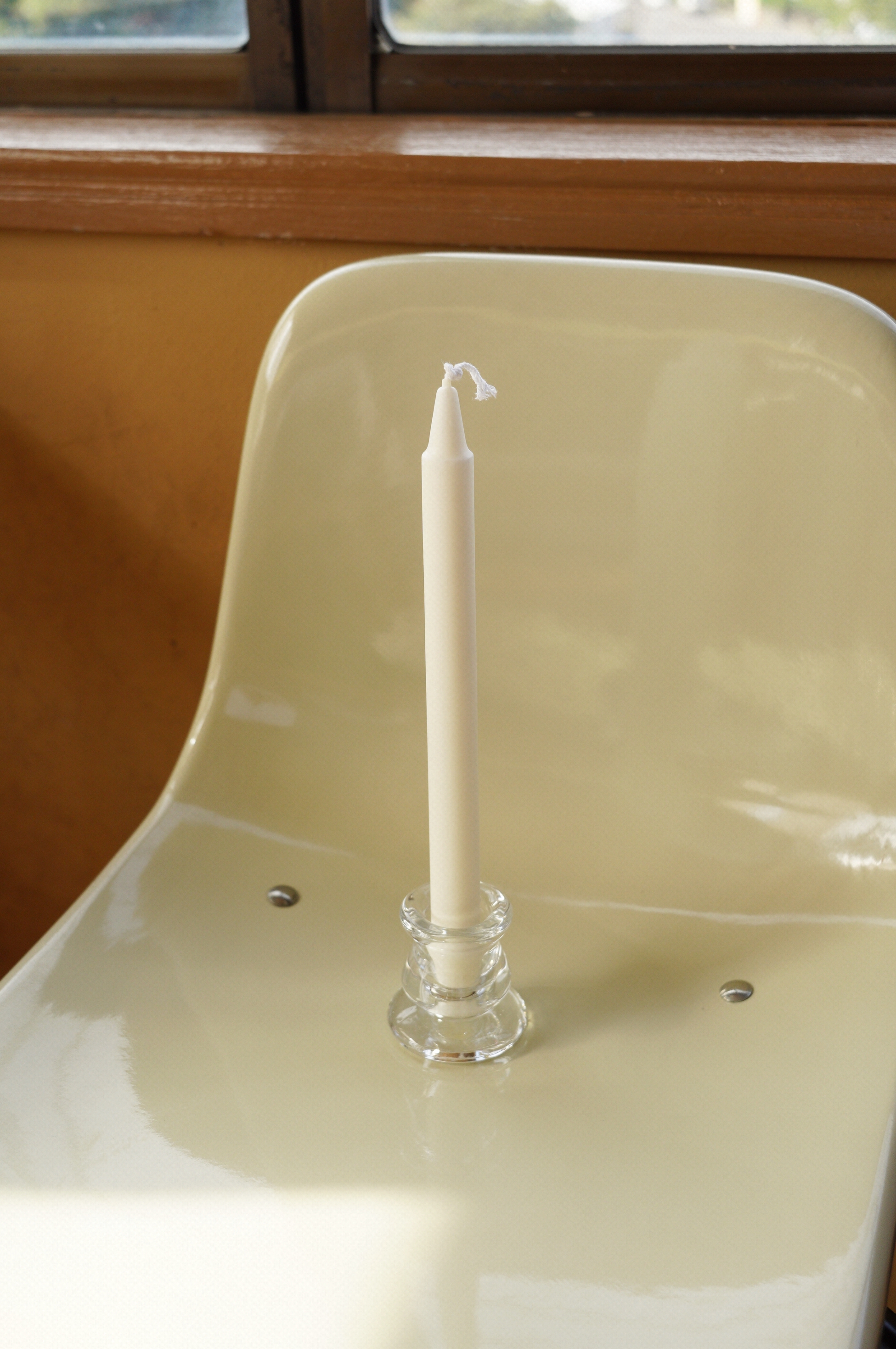 LONG TAPER CANDLE WHITE