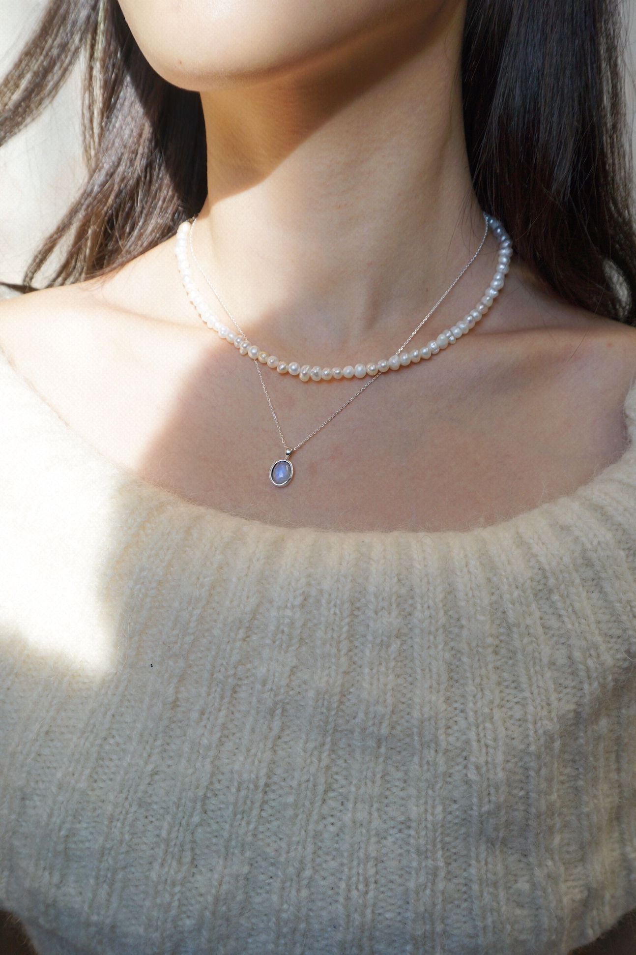 WHITE PEARL NECKLACE