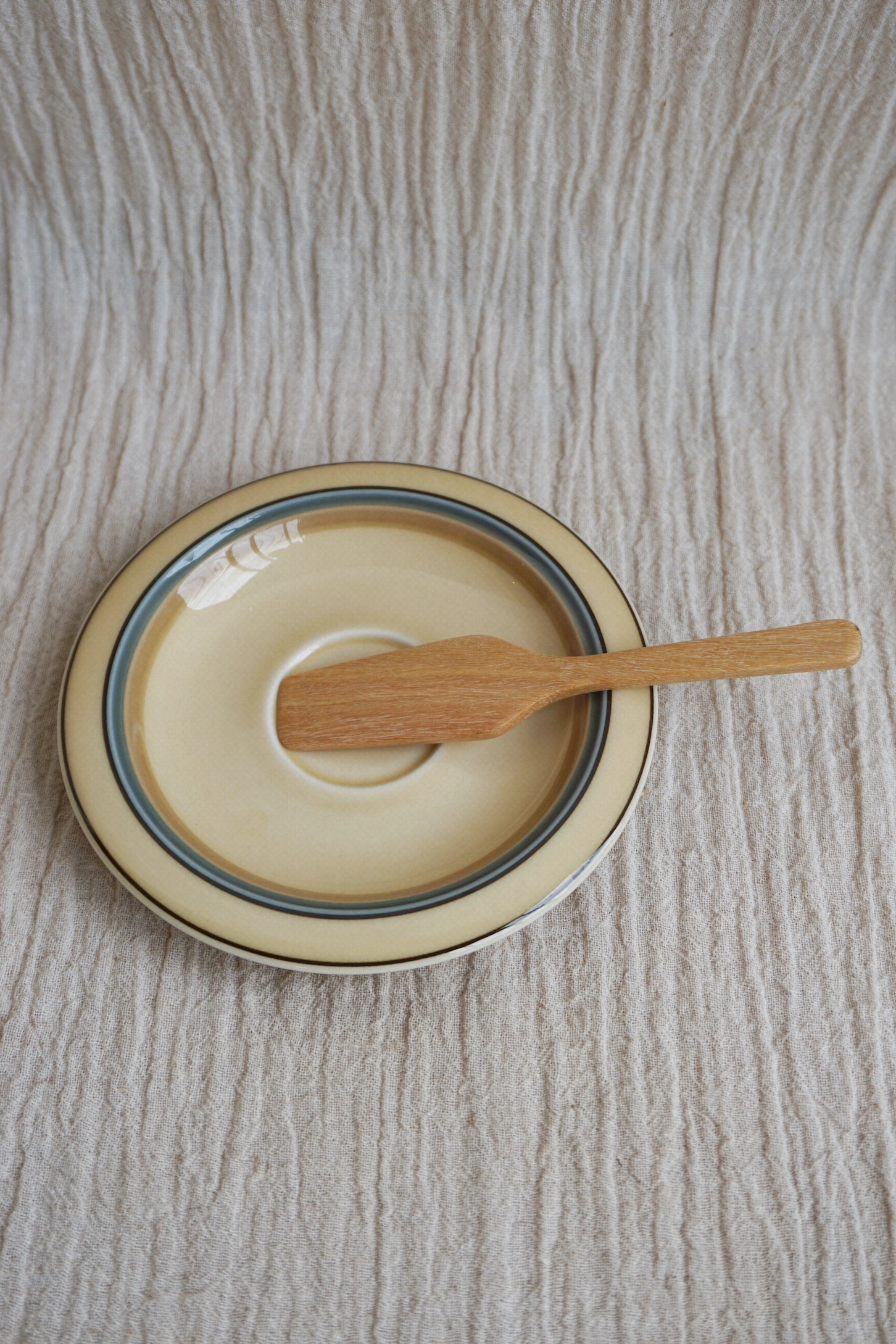 ACASIA WOOD BUTTER KNIFE