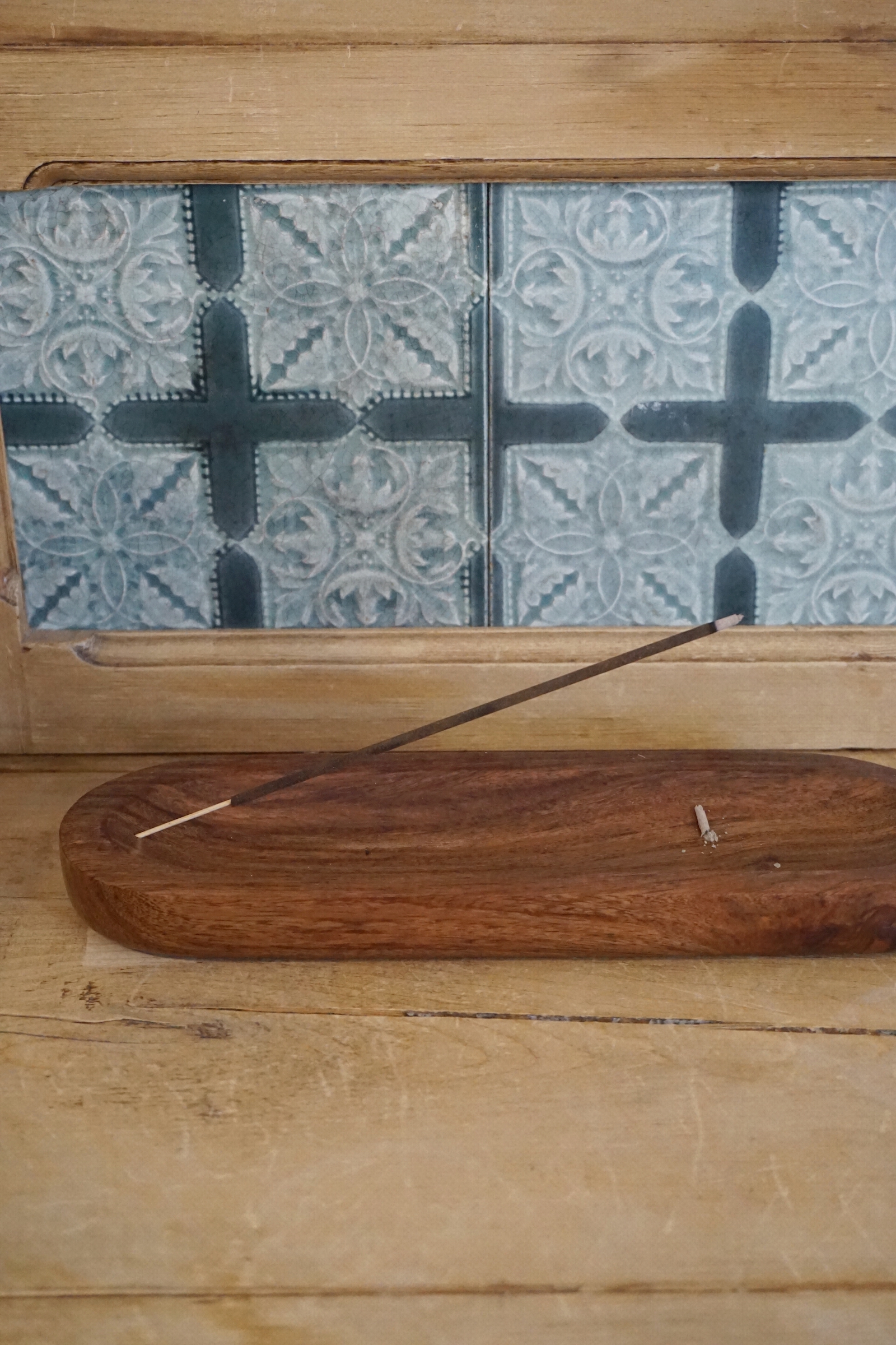 TEEKWOOD INCENSE HOLDER