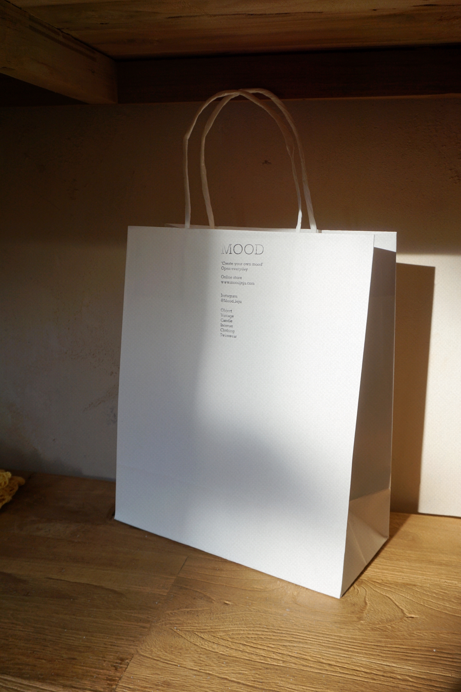 MOOD SHOPPING BAG 기본제공되지않습니다.