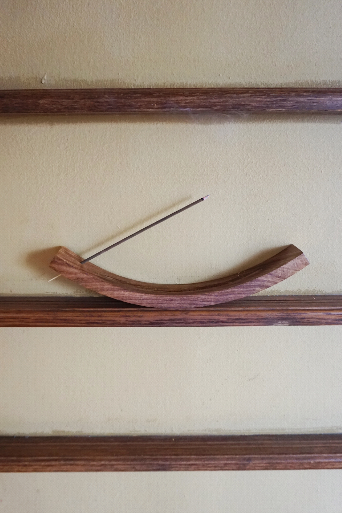 CURB INCENSE HOLDER