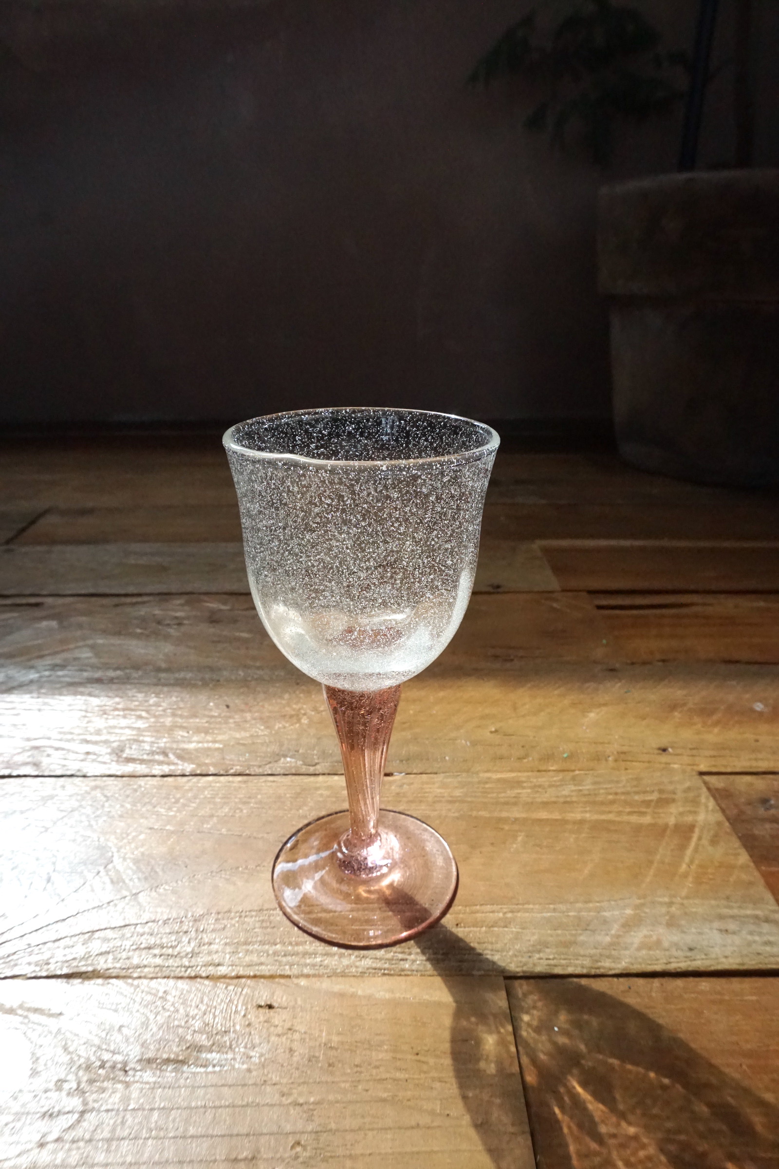 WHITE PINK BUBBLE GOBLET ( CM.108 )