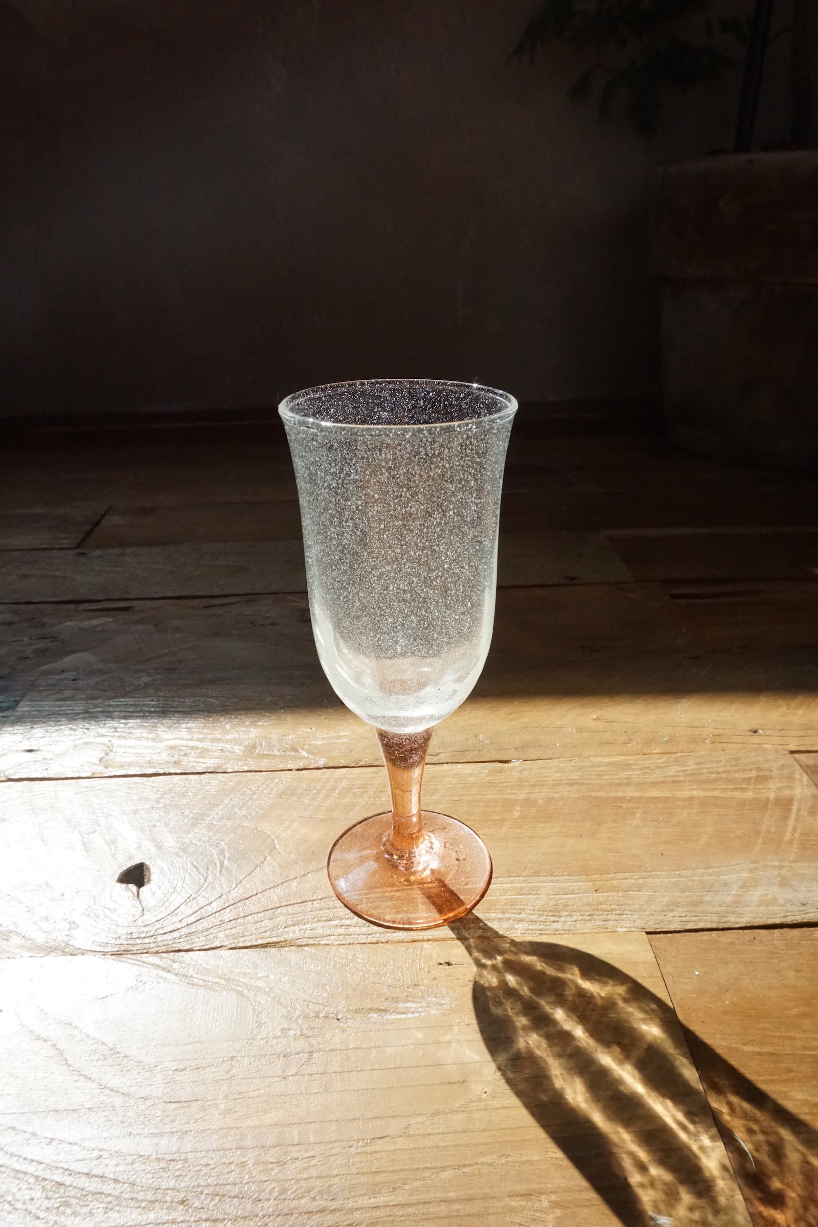 WHITE PINK BUBBLE GLASS ( CM.104 )
