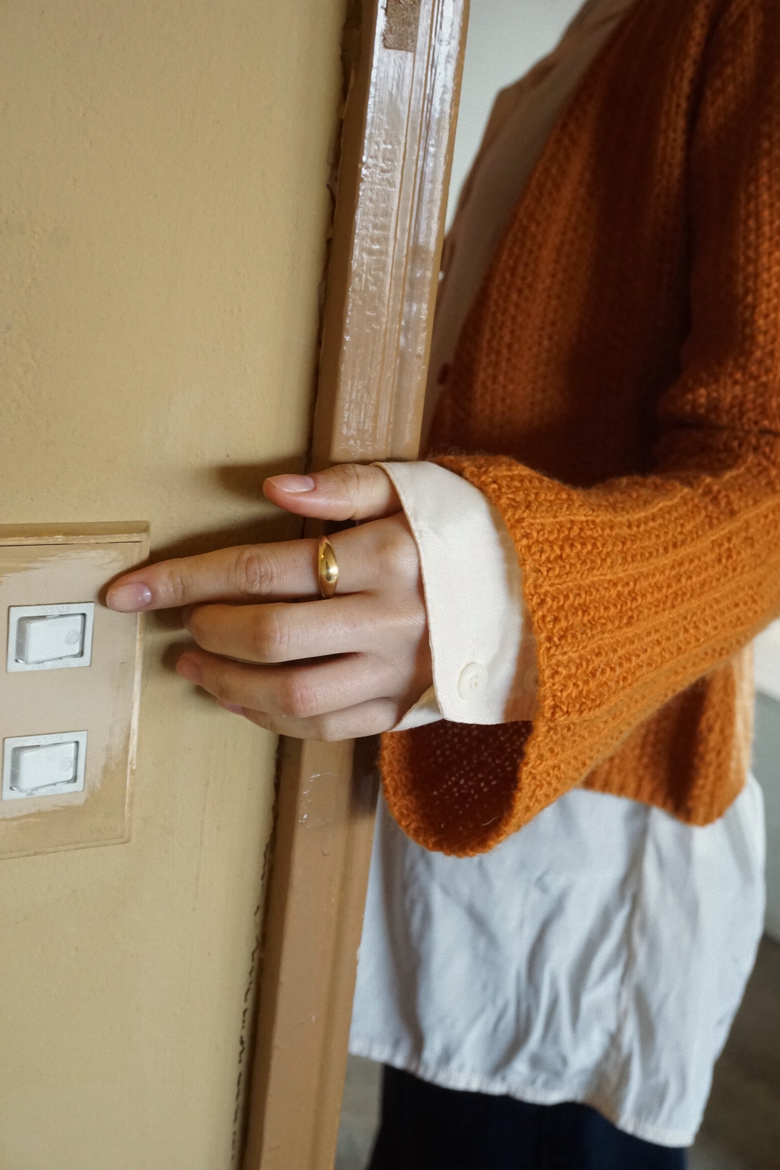 PLAIN BOLD GOLD RING