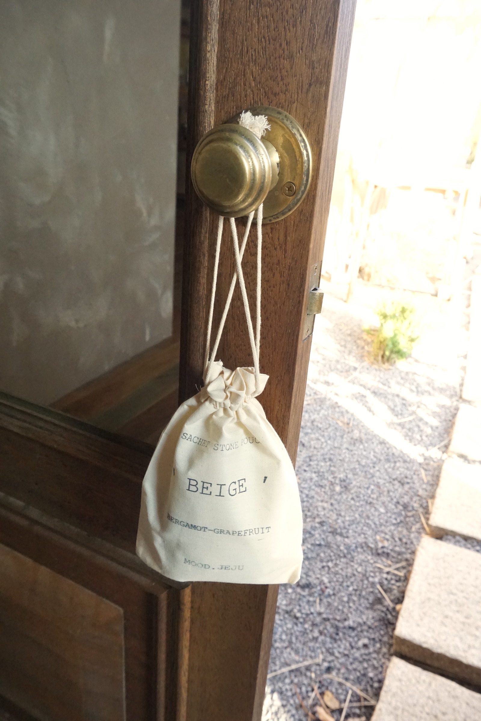 MOOD) SACHET STONE POUCH - BEIGE (방향제)