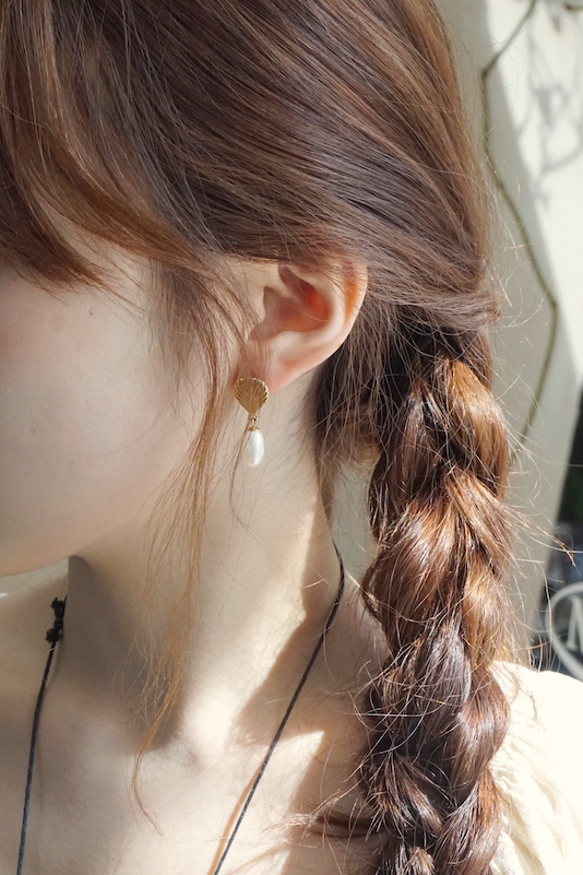 SHELL PEARL GOLD EARRINGS