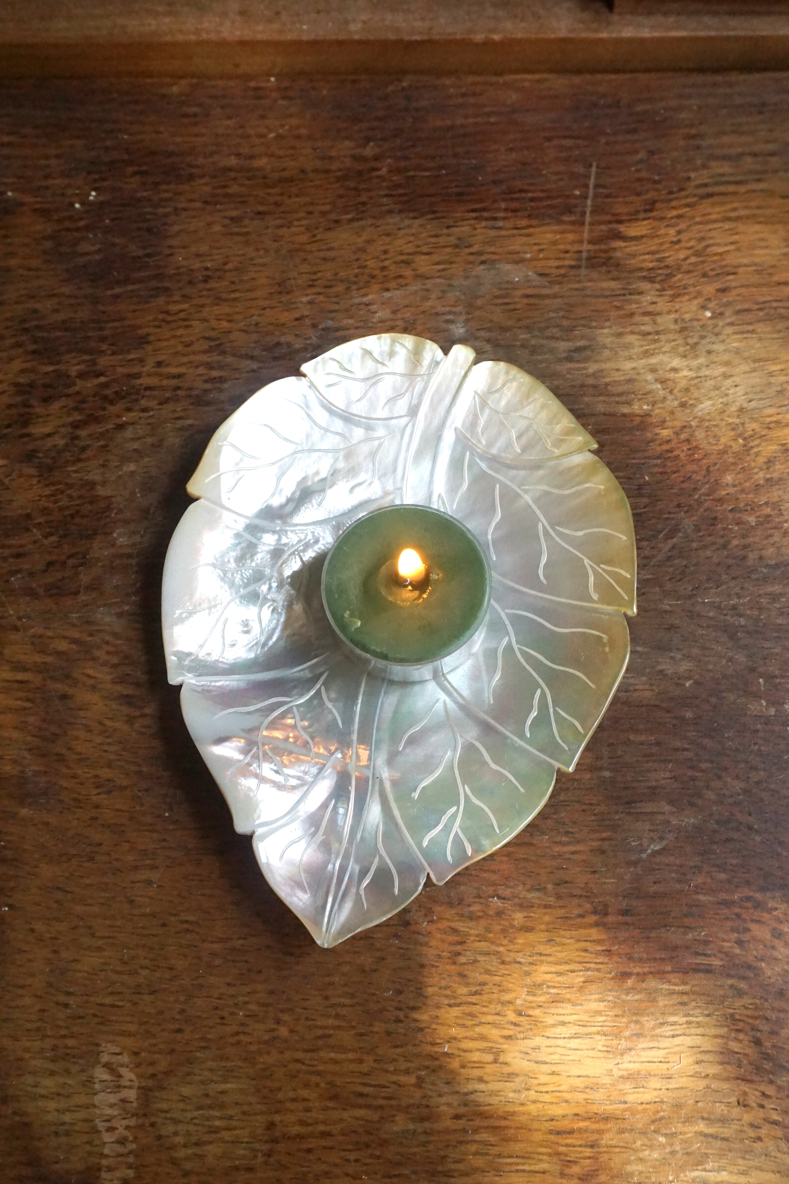 OLD LEAF SHELL TRAY