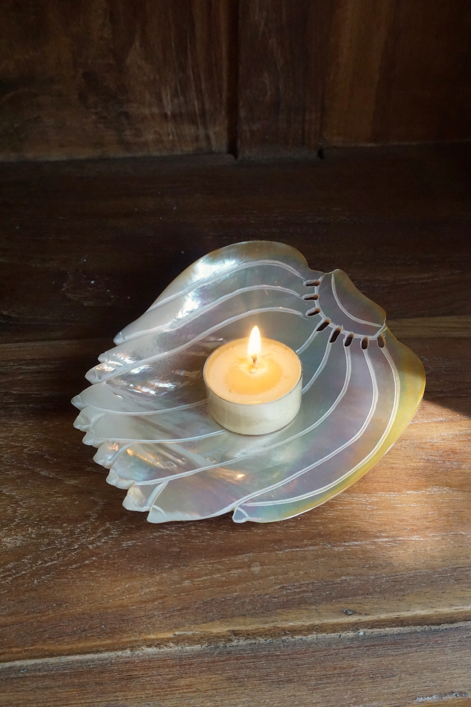 OLD SHELL BANANA TRAY