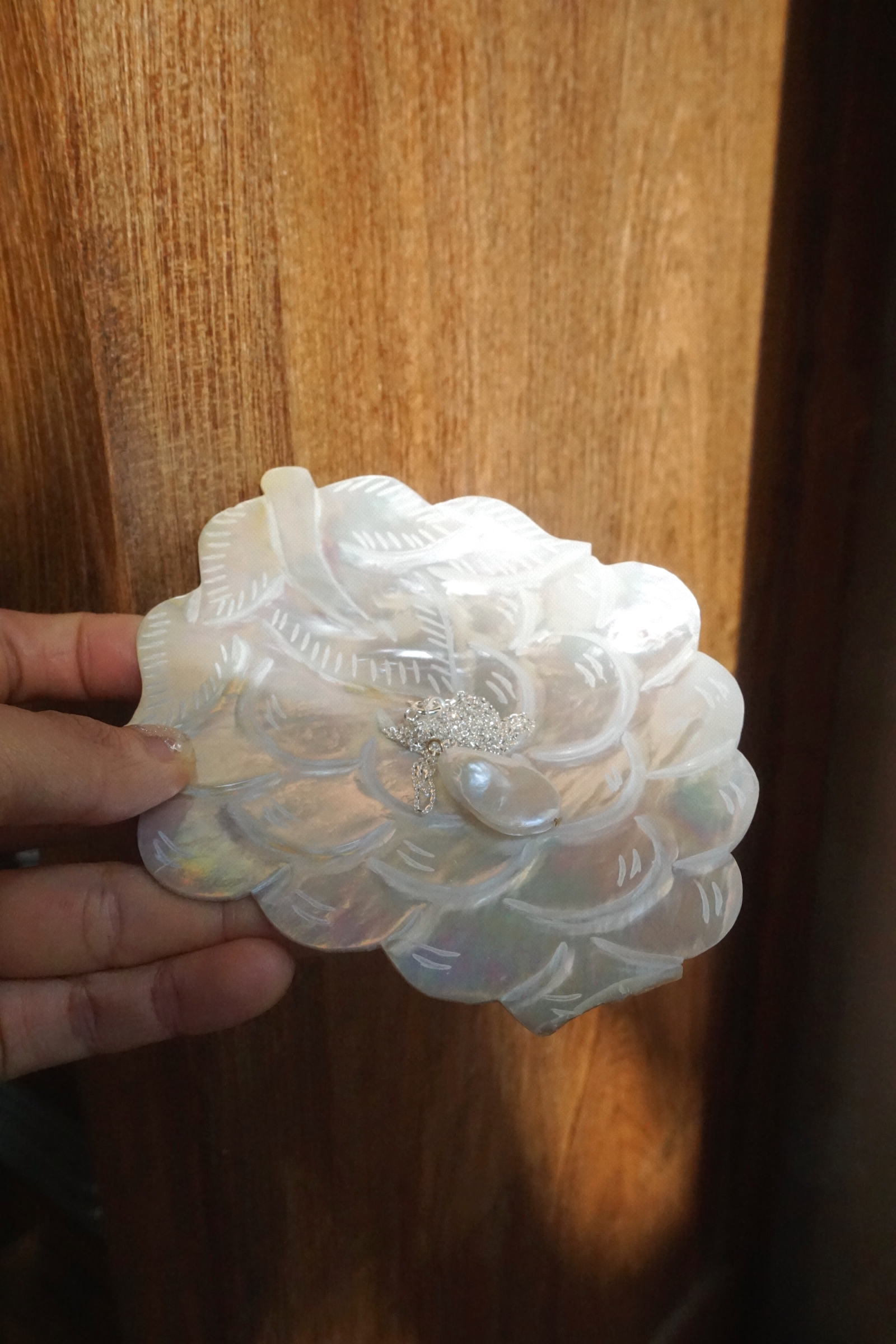 OLD SHELL GRAPE TRAY