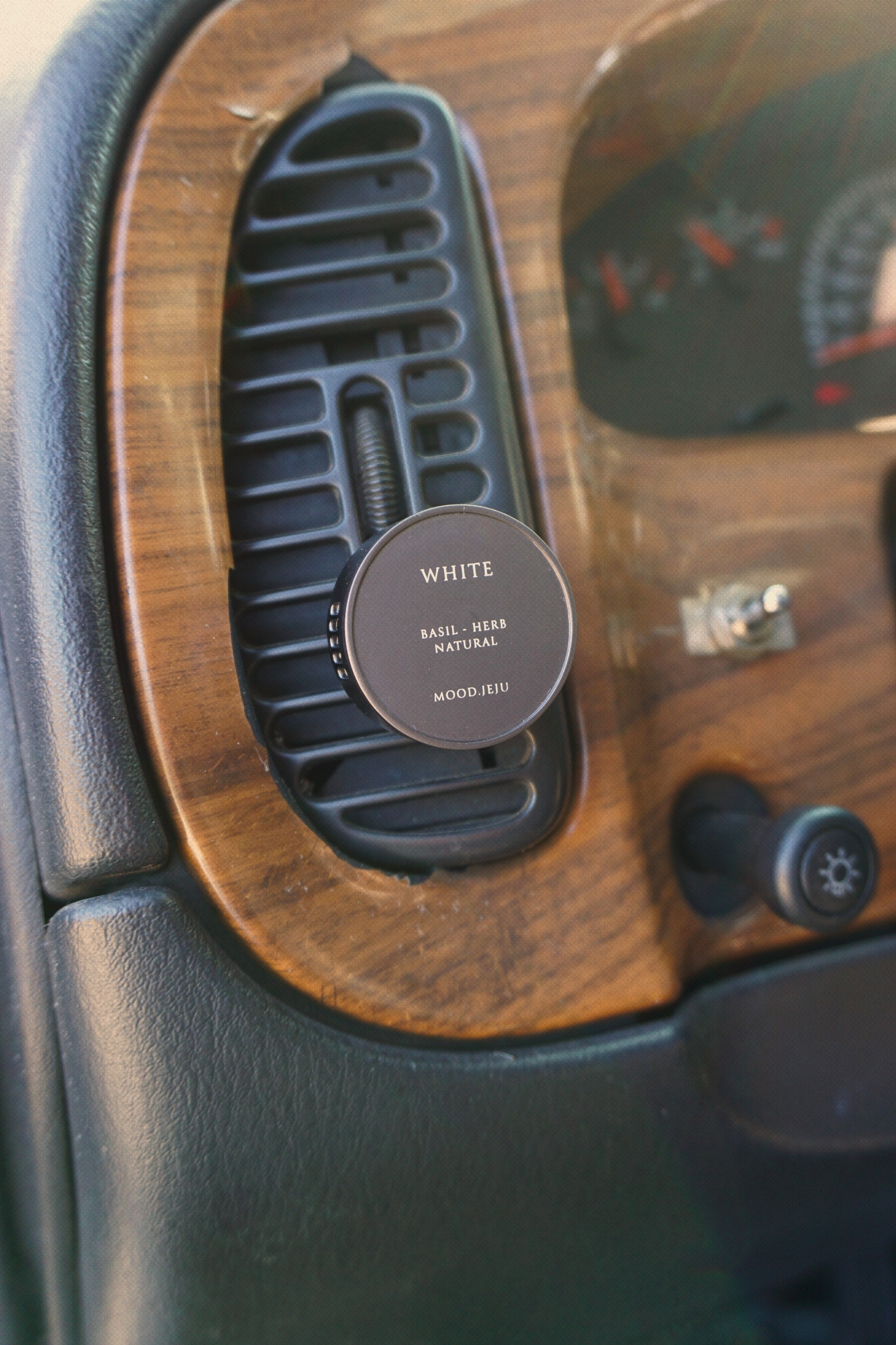 MOOD CAR AIR FRESHERNER - WHITE