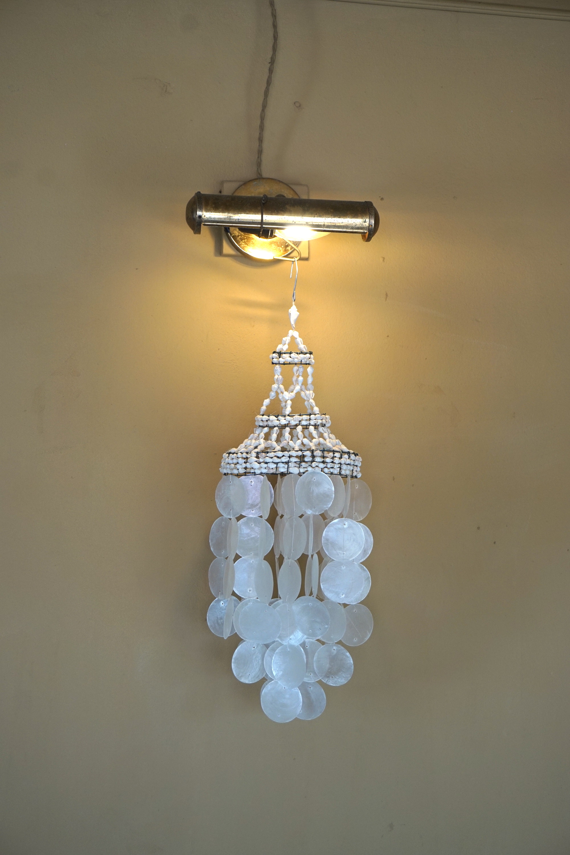 CHANDELIER SHELL MOBILE