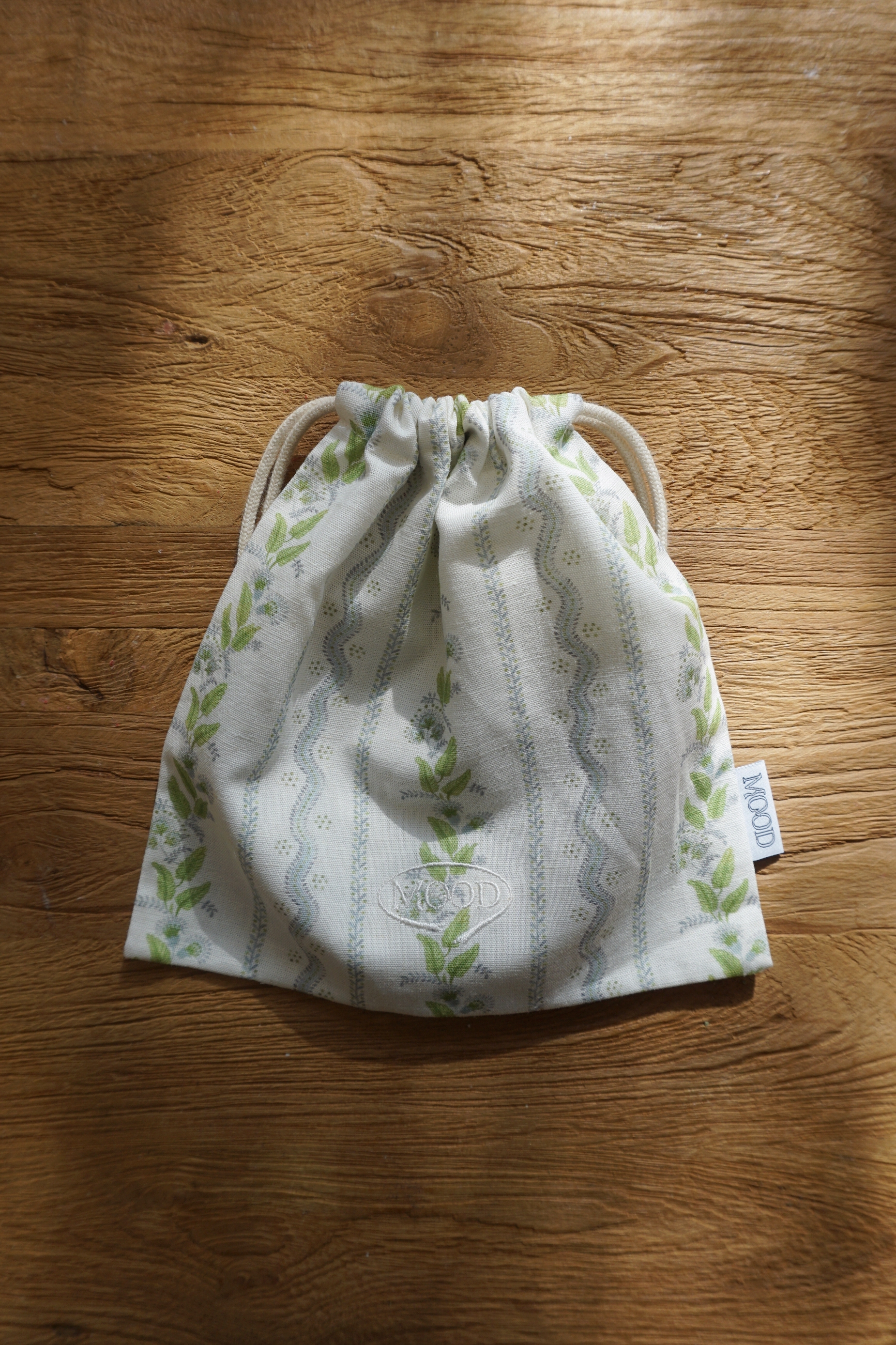 FLOWER GARDEN POUCH-BLUE