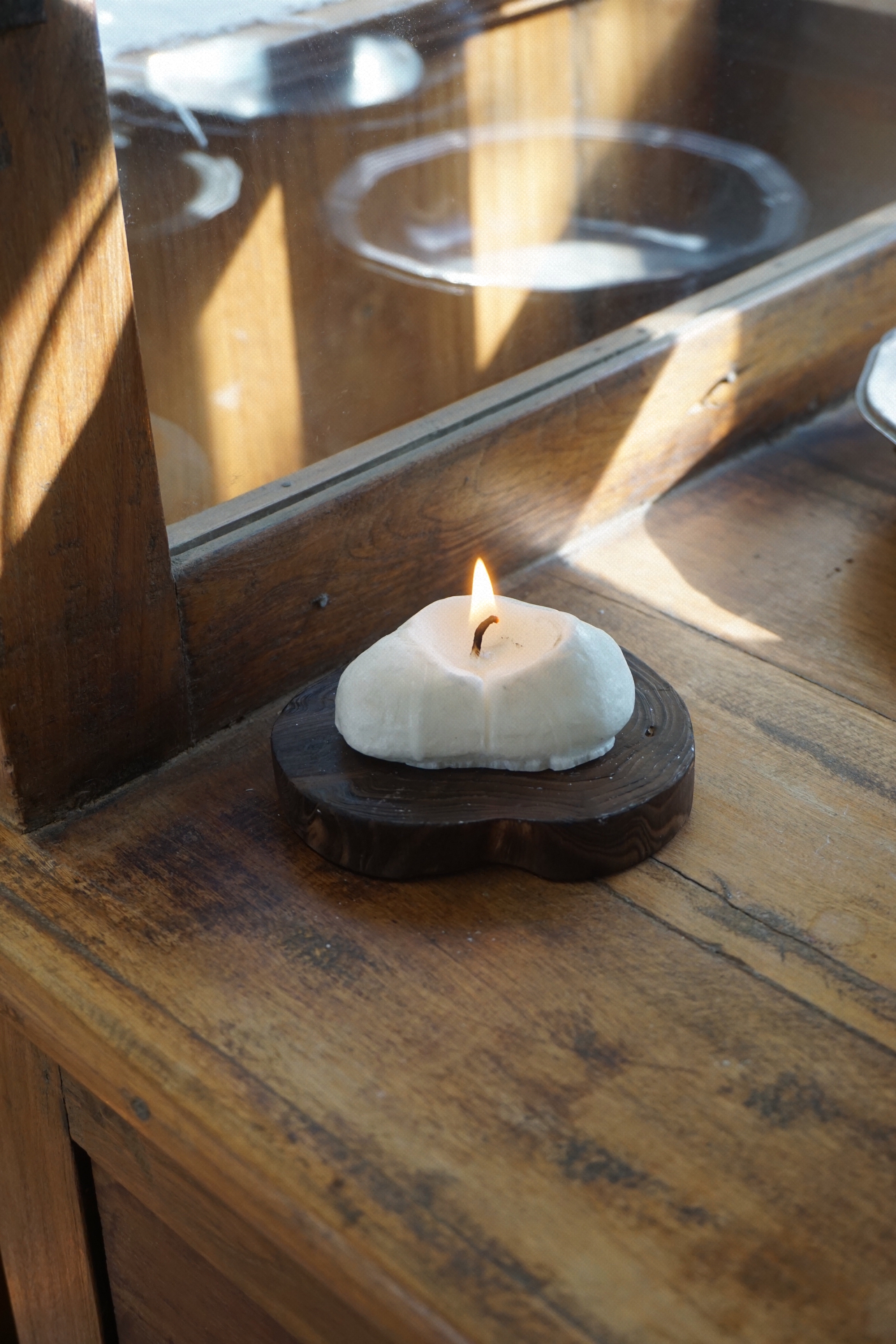 JEJU WHITE STONE CANDLE - 2 TYPE