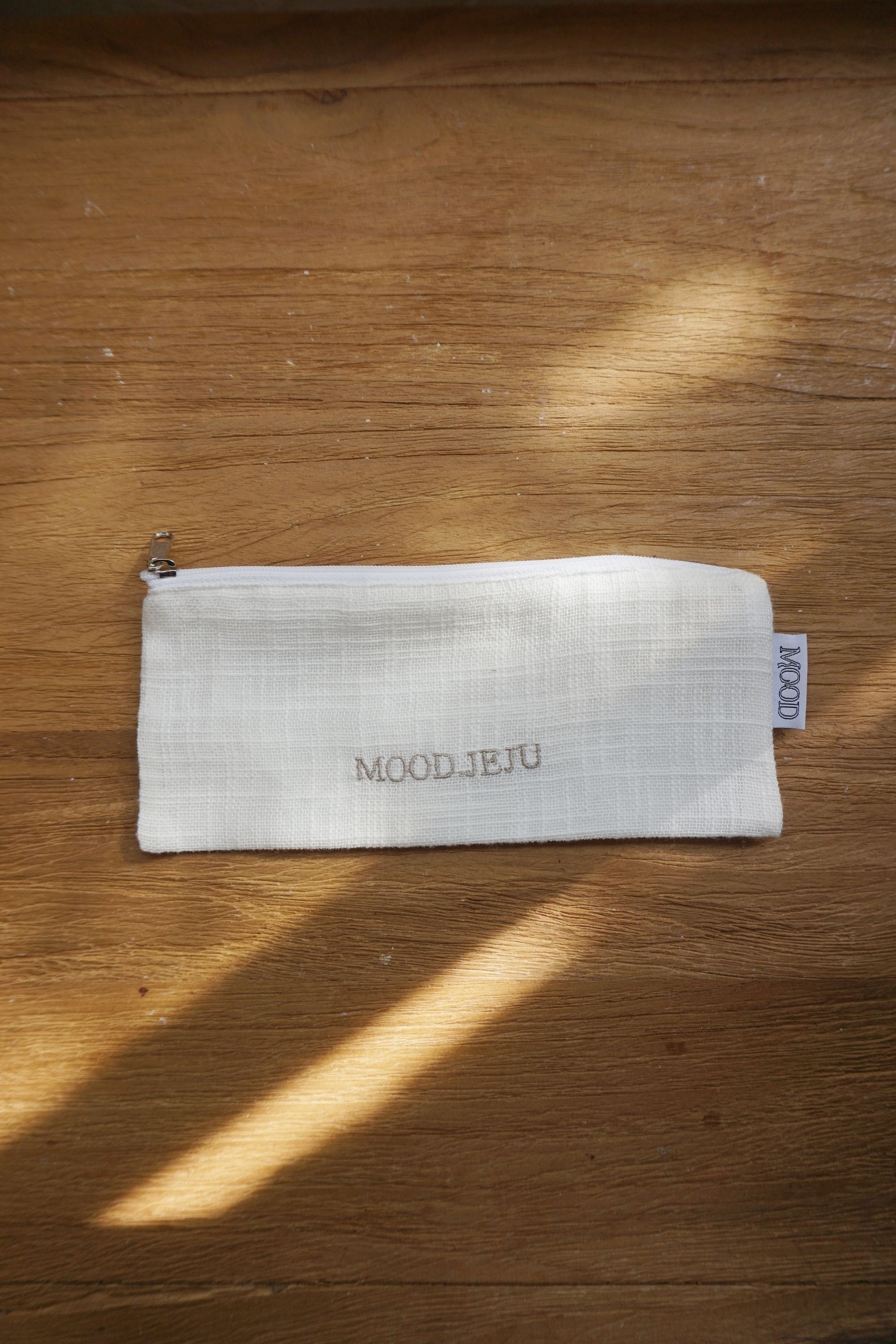 MOOD)WHITE LINNEN PENCIL POUCH - LIMITED EDITION