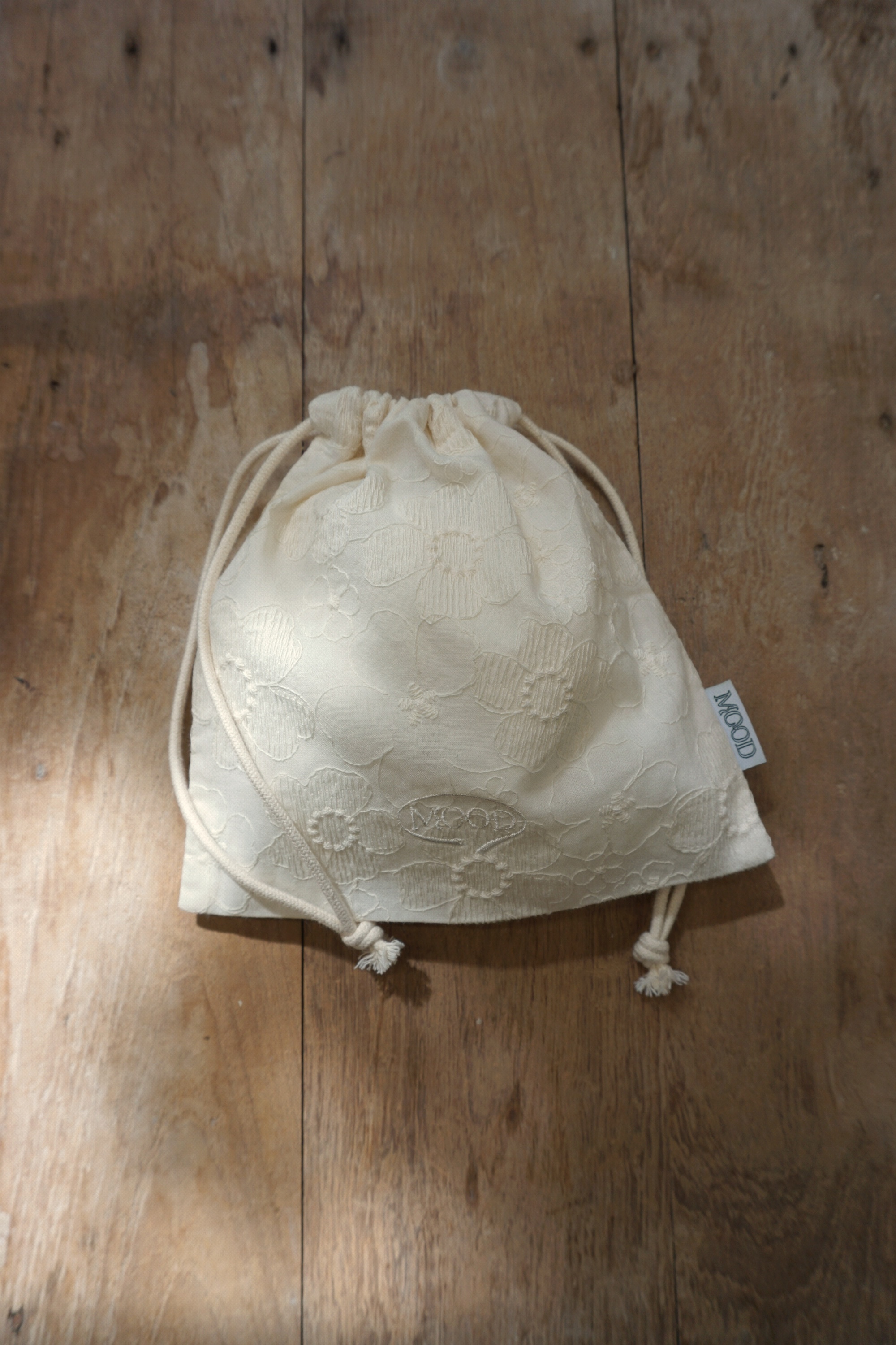 SNOW FLOWER POUCH