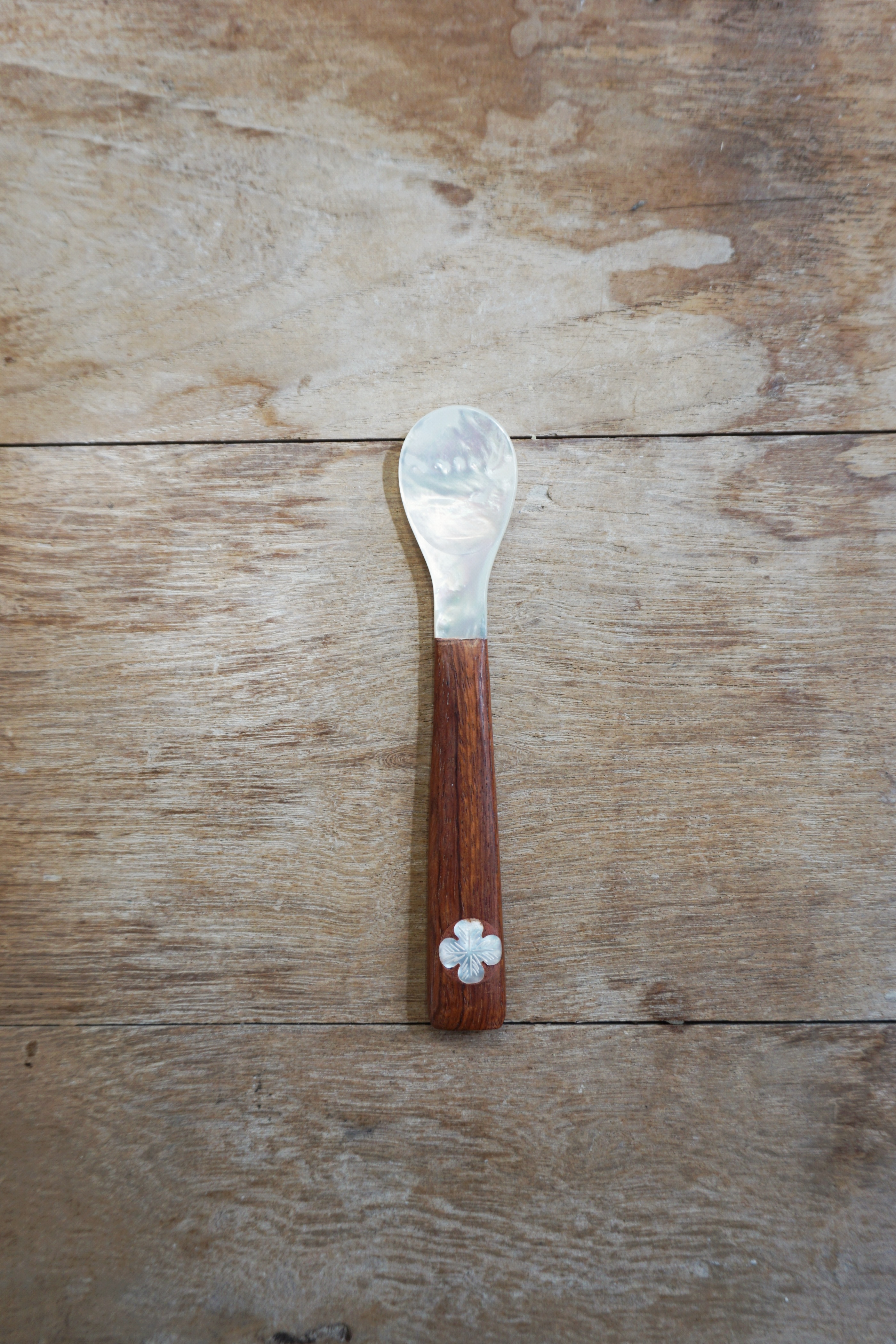 HANDMADE CLOVER SHELL WOOD SPOON