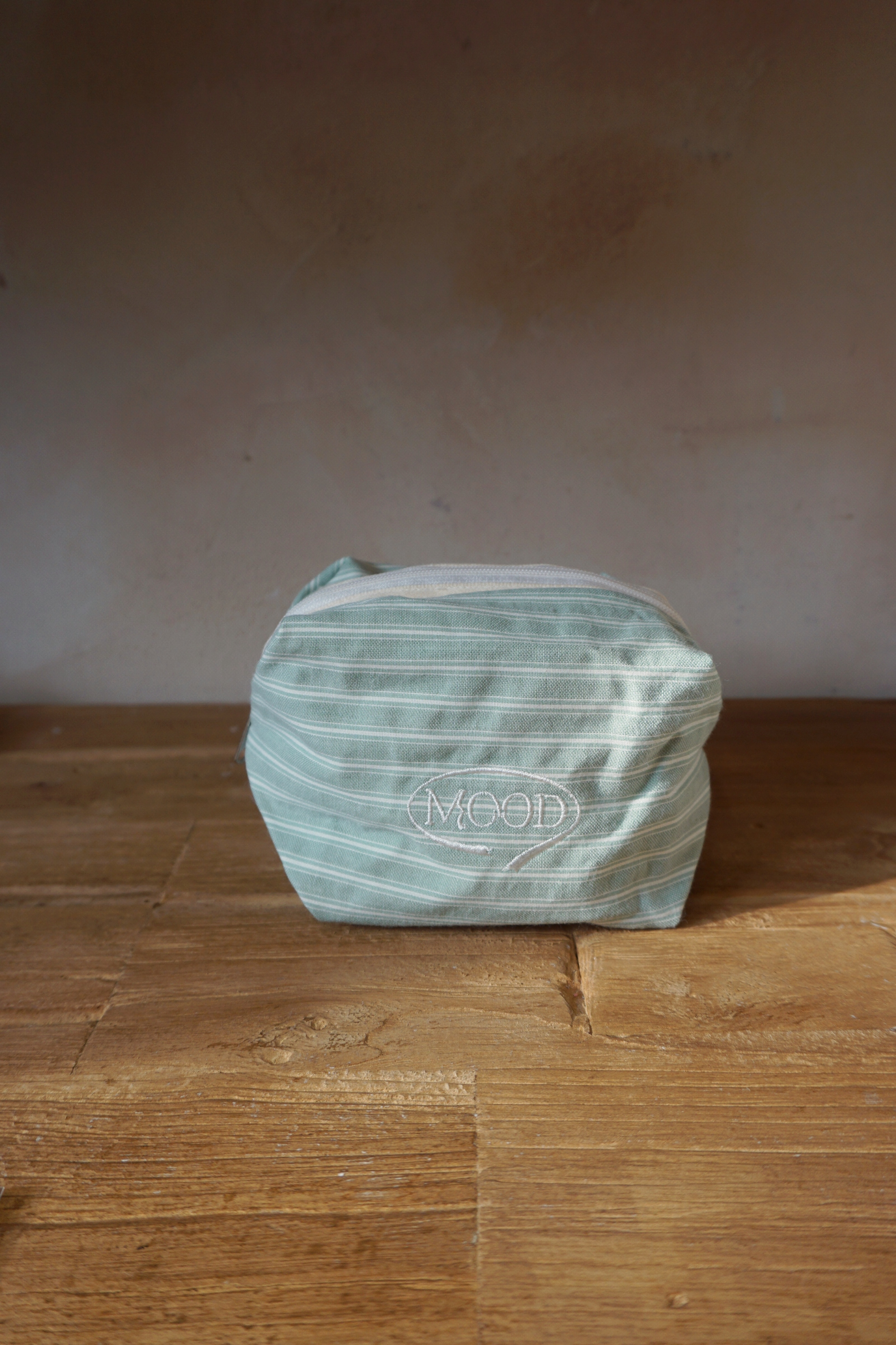 MOOD SAQURE POUCH-GREEN