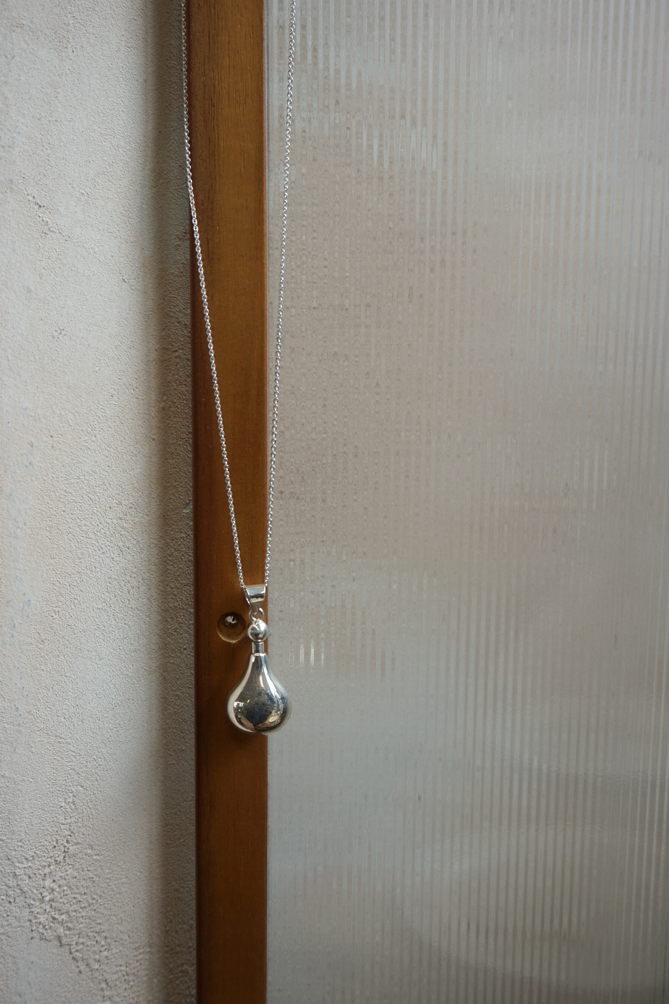 WATERDROP PENDANT NECKLACE