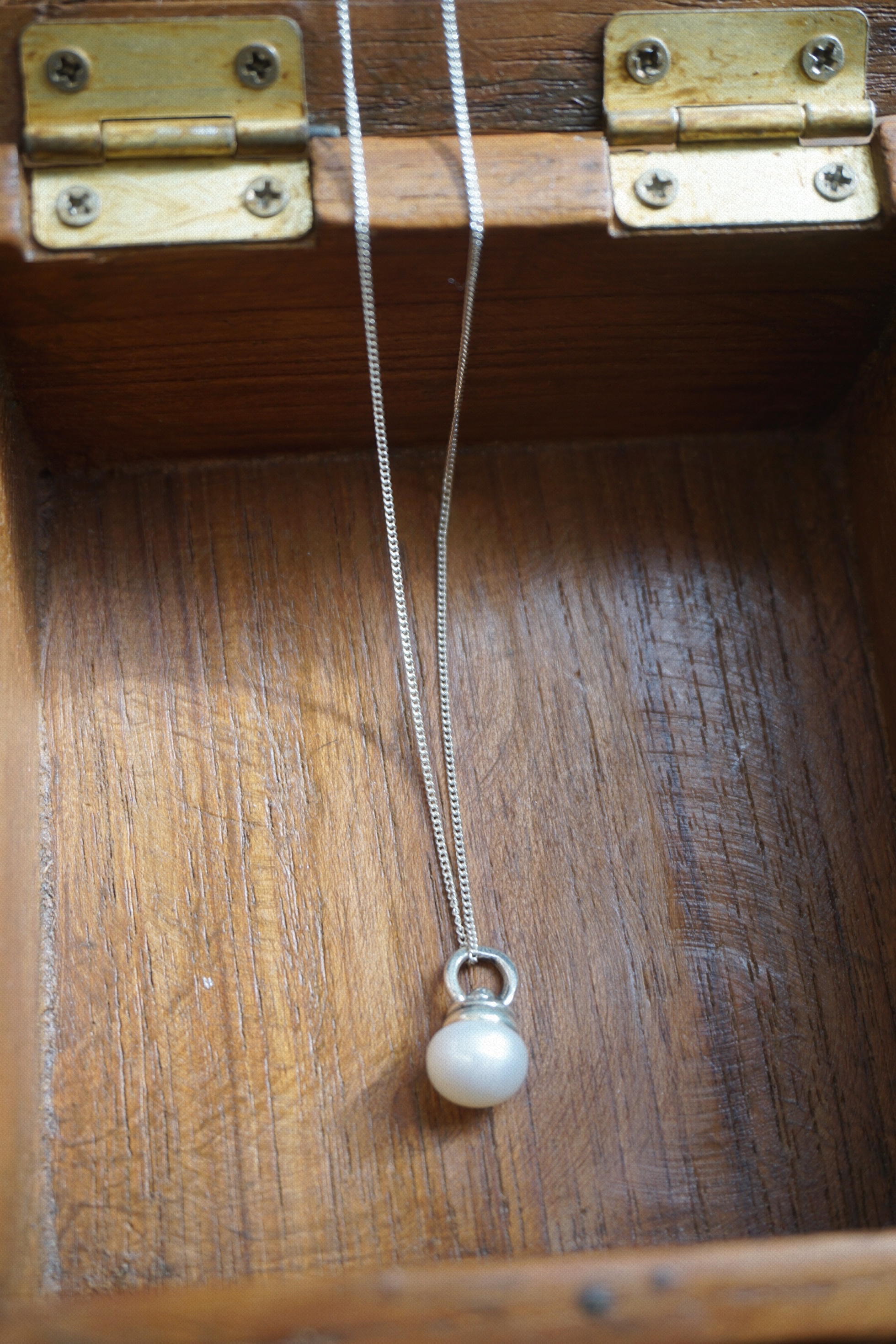 BIG PEARL SILVER NECKLACE