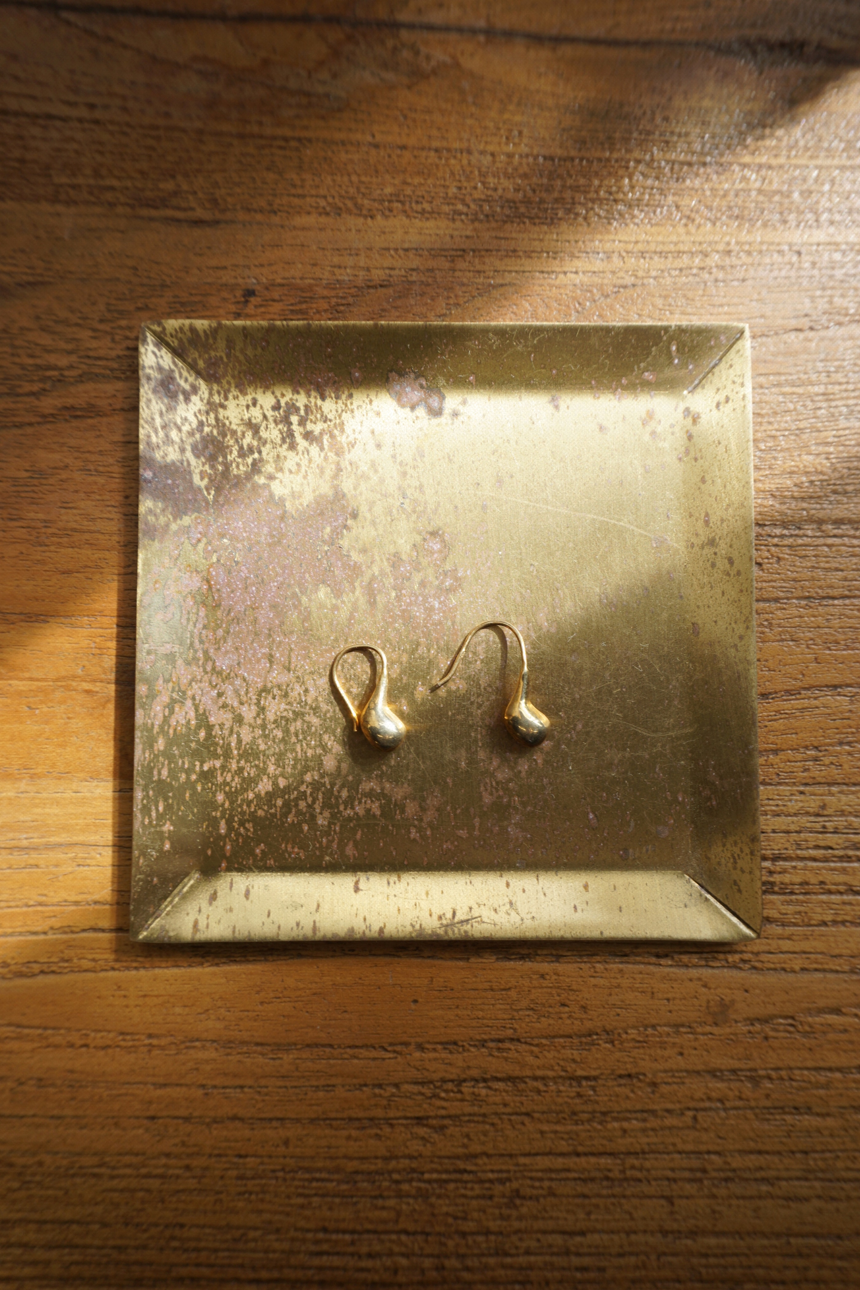 TEARDROP GOLD EARRINGS