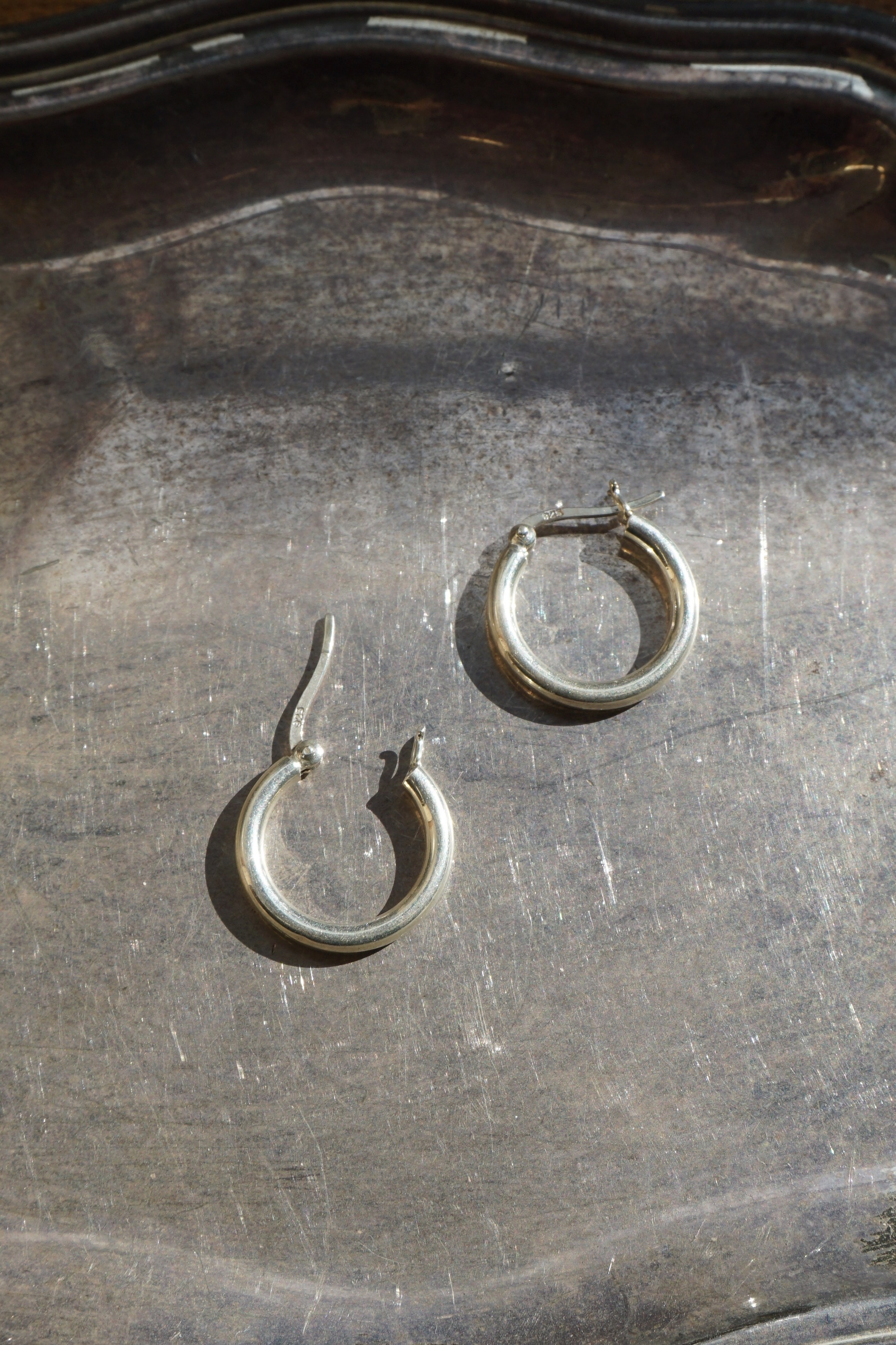 SIMPLE BOLD SILVER RING
