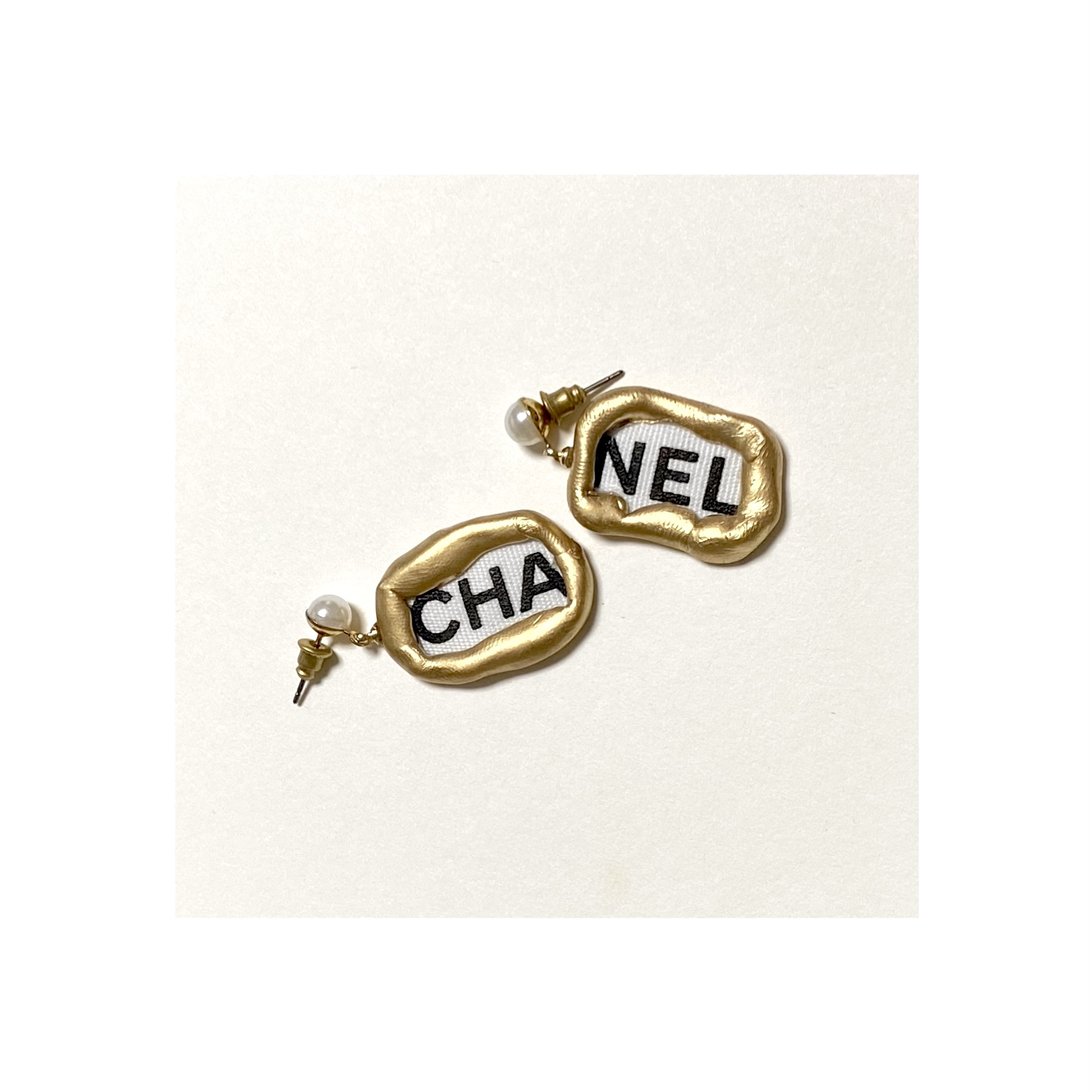 CHANEL ribbon CHA, NEL earring no.3