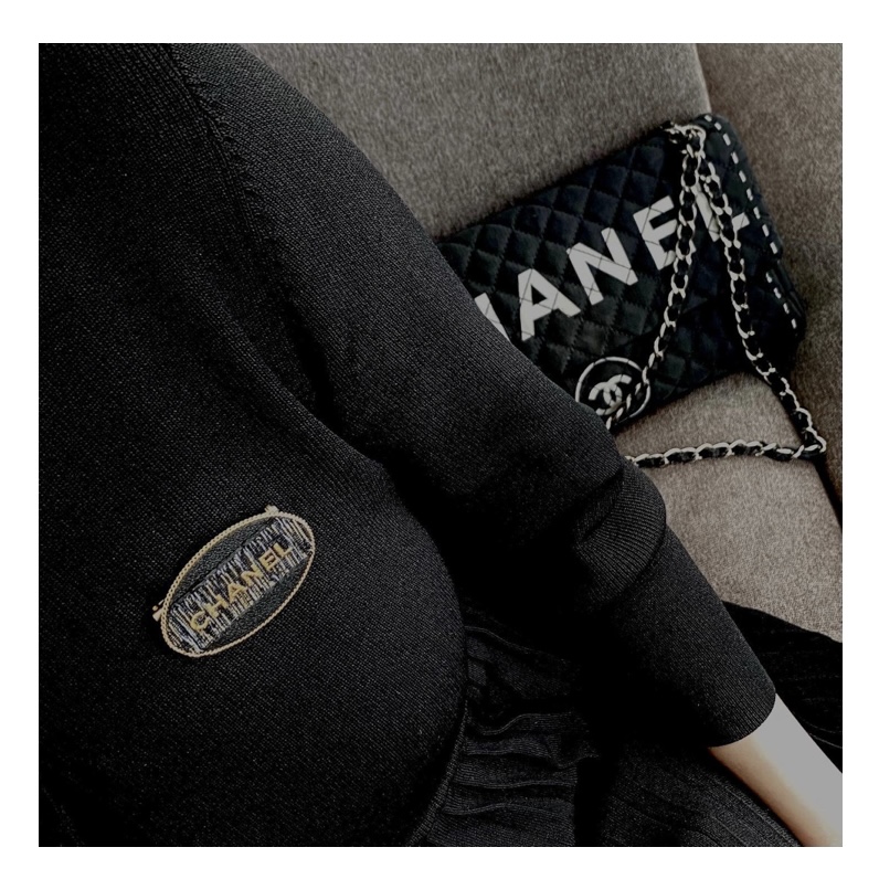 CHANEL lambskin Initial brooch no.5
