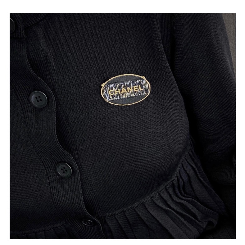 CHANEL lambskin Initial brooch no.5