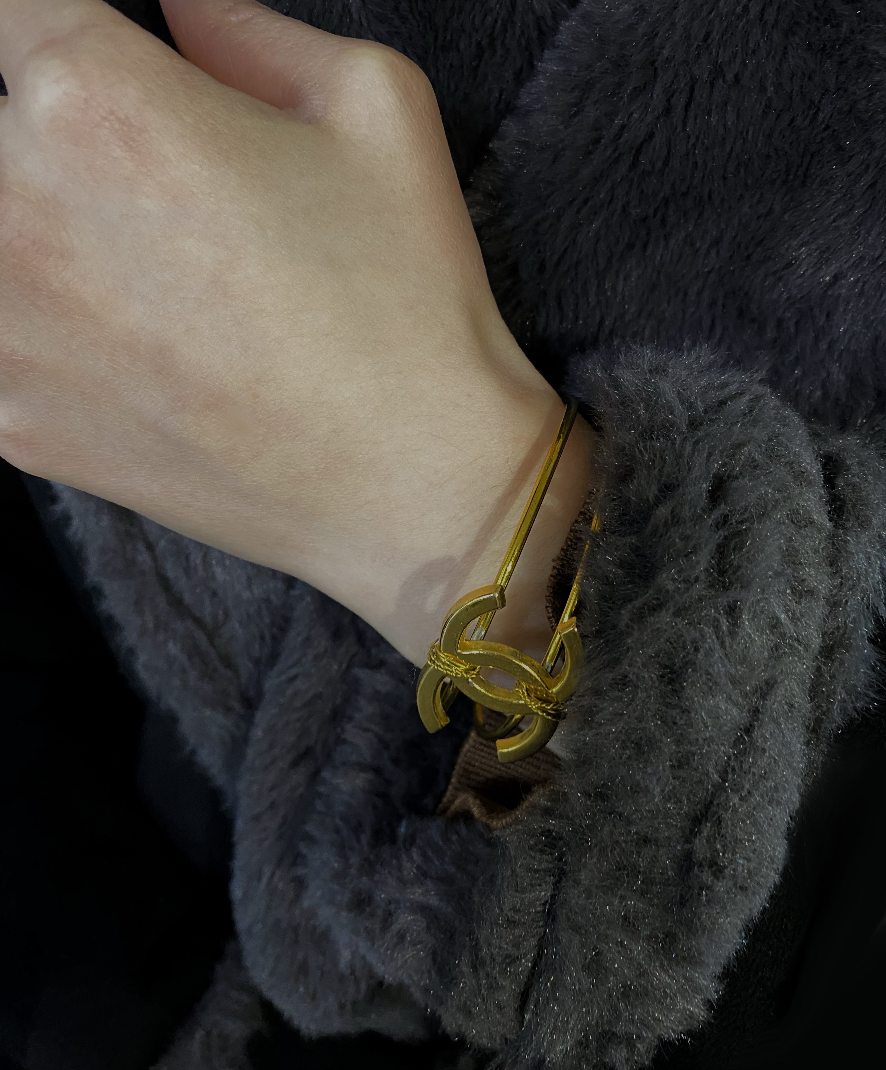 CHANEL hanger CC bracelet no.5