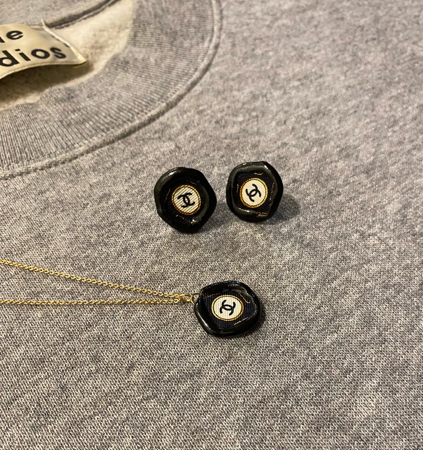 CHANEL black silk CC necklace no.8