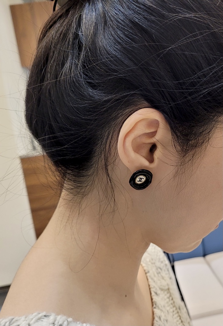 CHANEL black silk CC earring no.9