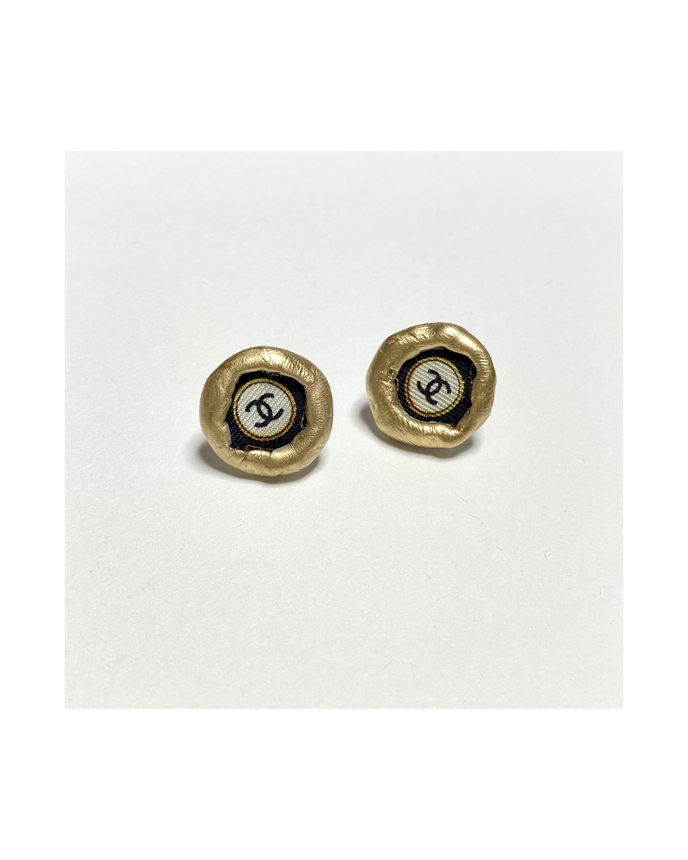CHANEL gold silk CC earring no.12
