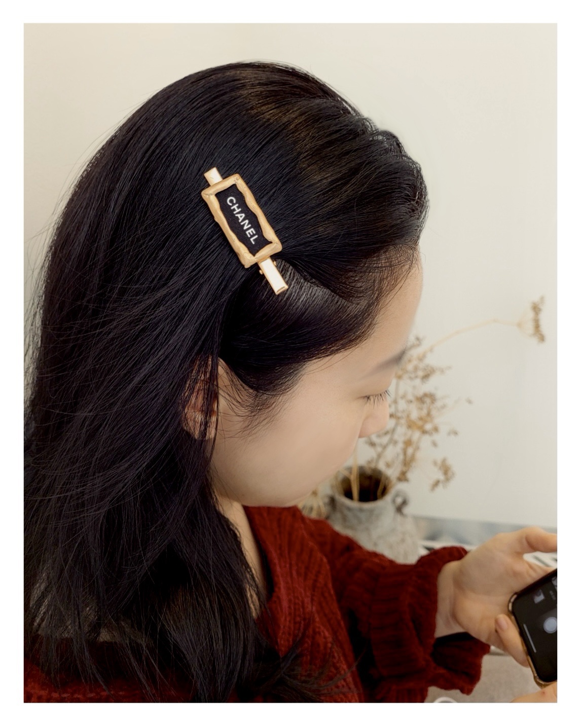 CHANEL Initial hair clip no.3