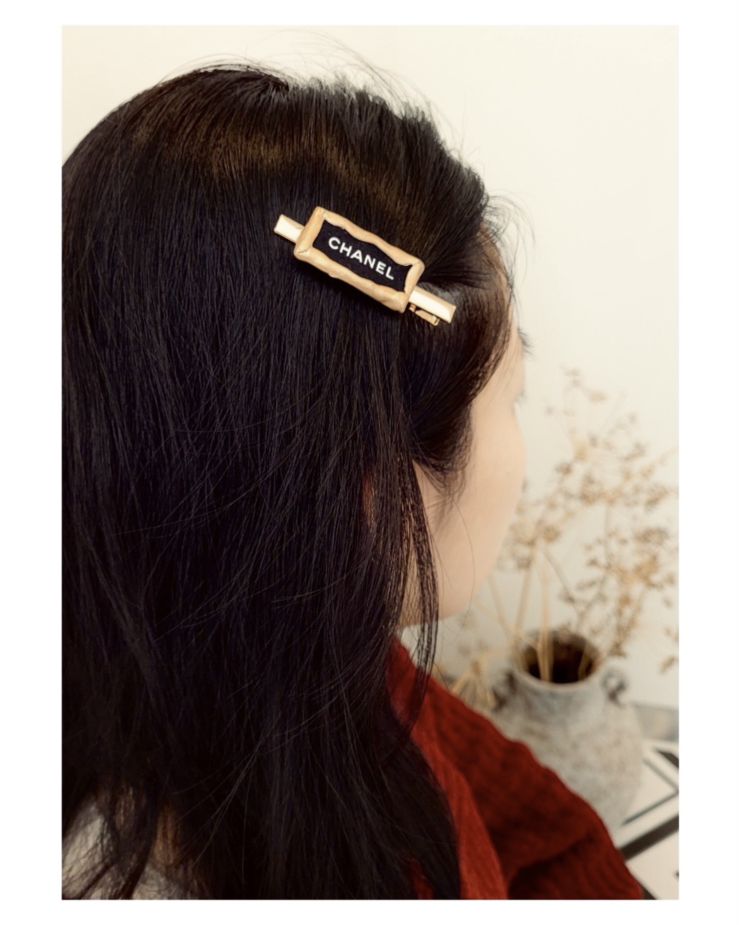 CHANEL Initial hair clip no.3