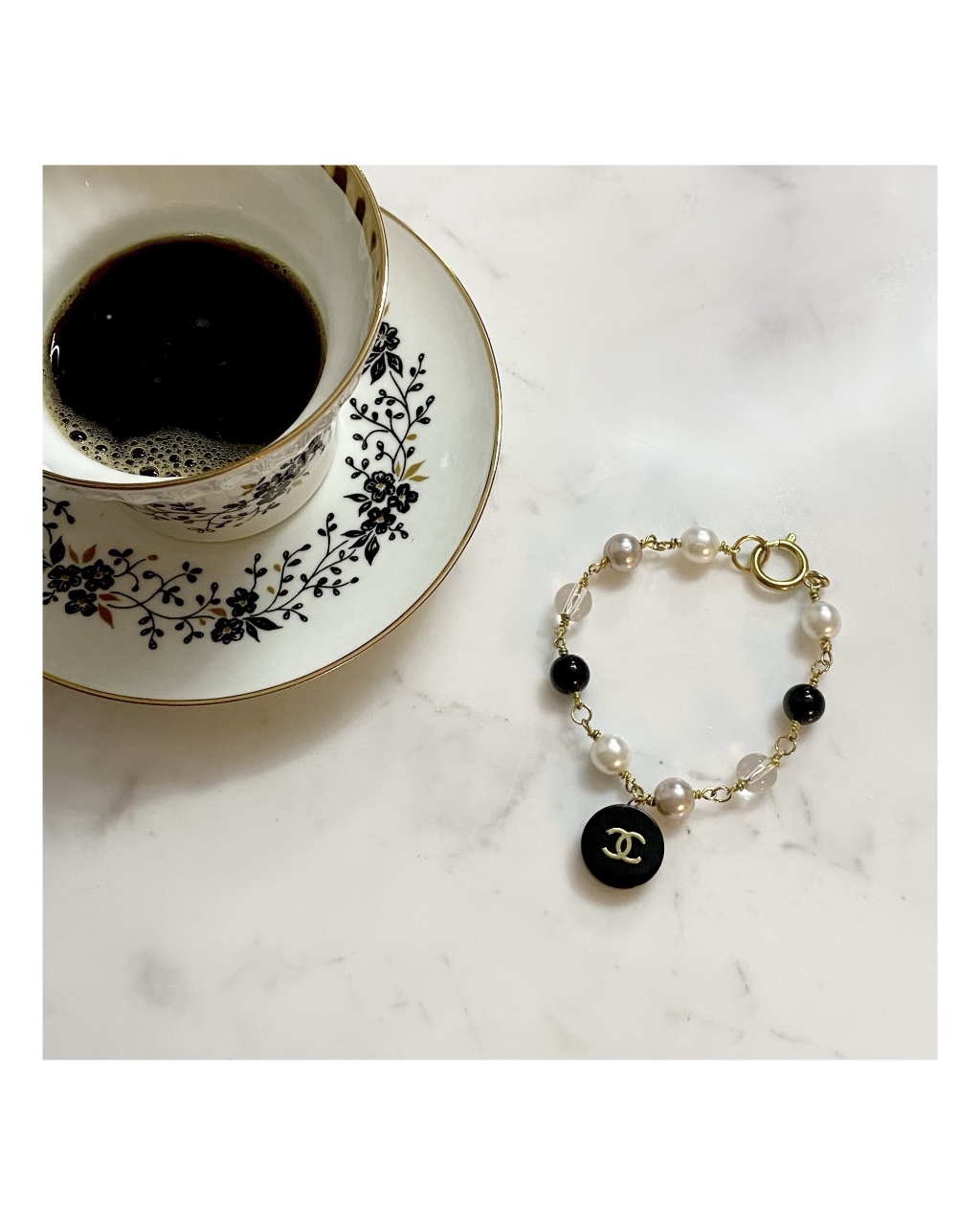 CHANEL button no.25