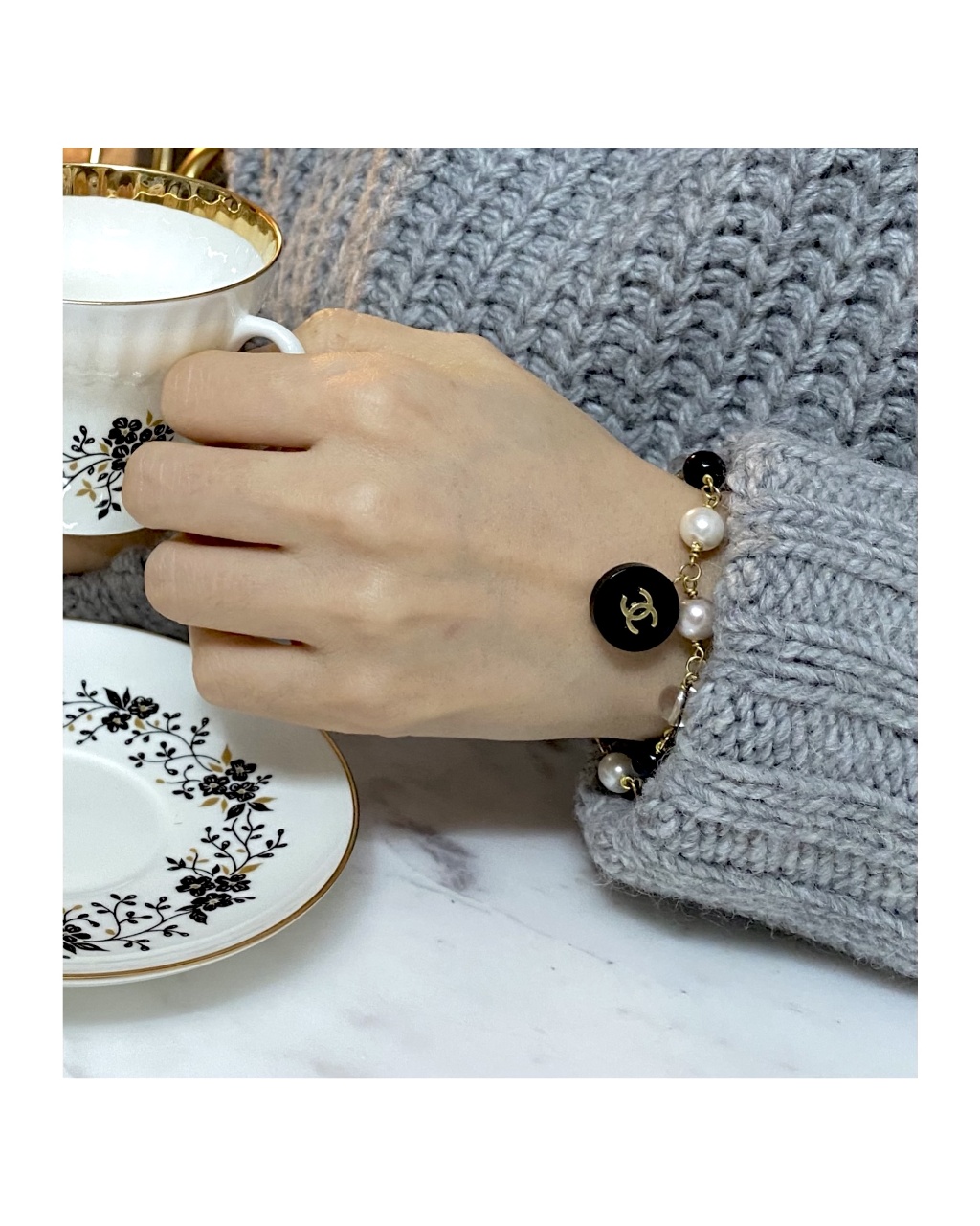 CHANEL button no.25