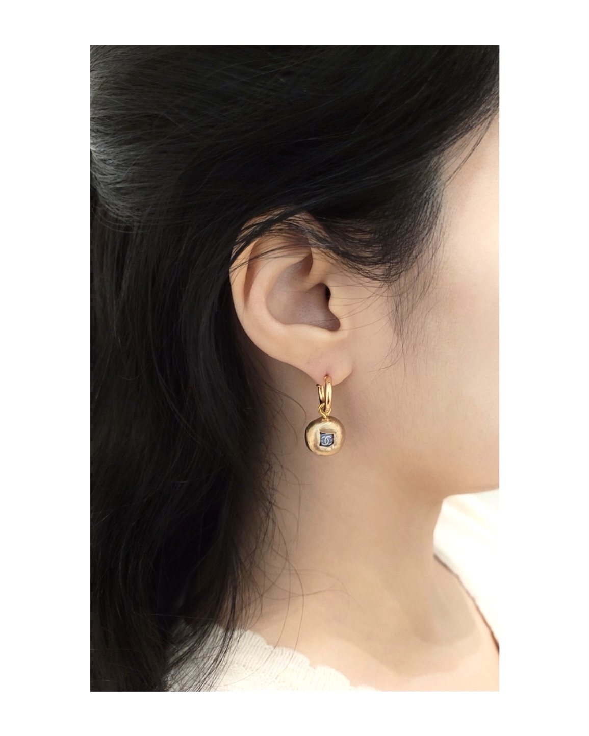 CHANEL blue CC hoop earring no.17