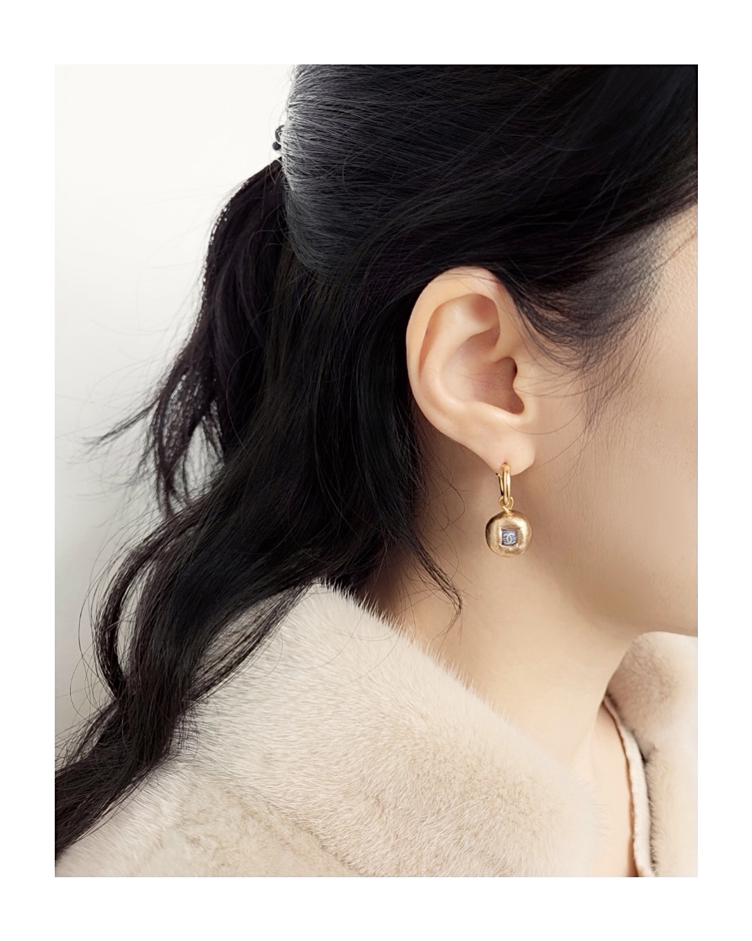 CHANEL blue CC hoop earring no.17