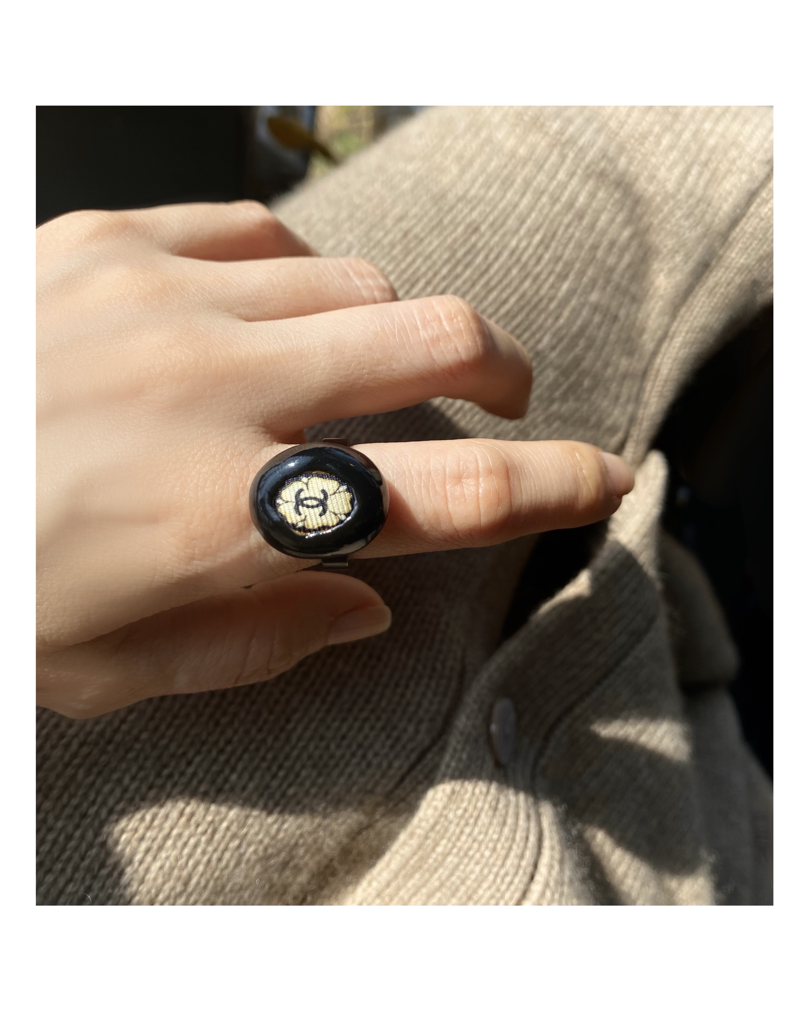 CHANEL black oval flower CC ring no.22