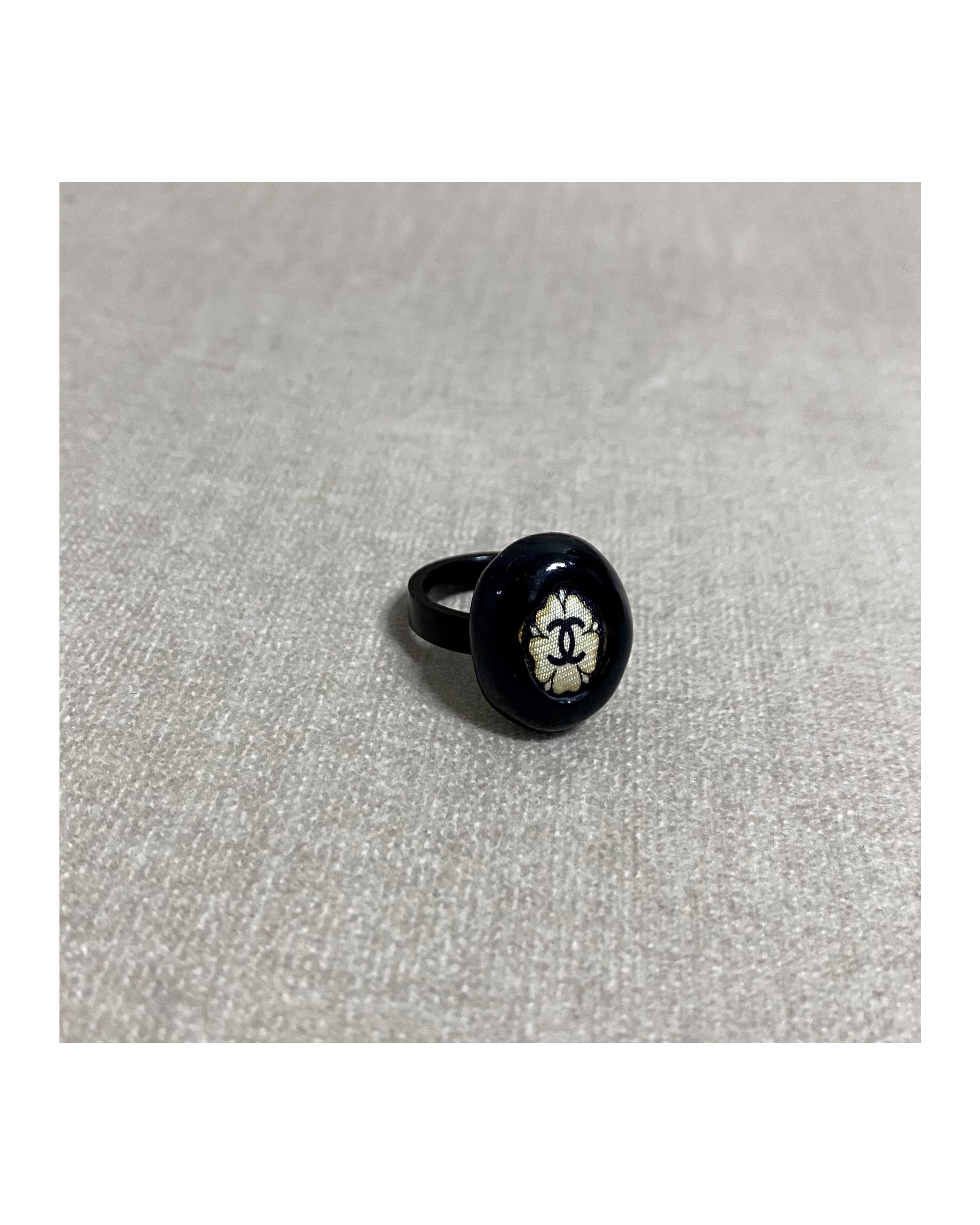 CHANEL black oval flower CC ring no.22