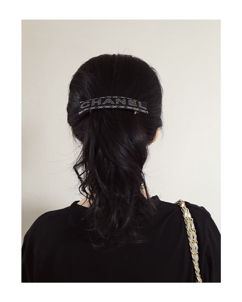 CHANEL navy tweed pattern Initial hair clip no.8