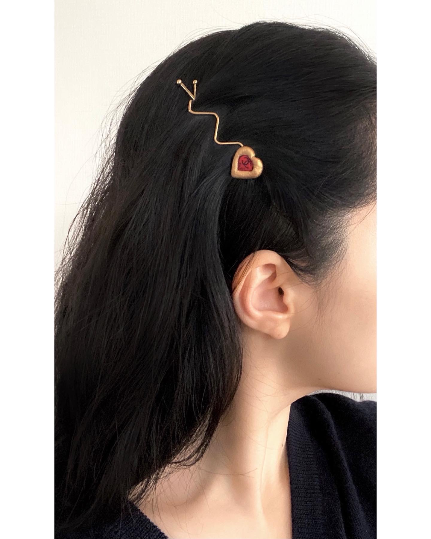CHANEL red CC hairpin no.13