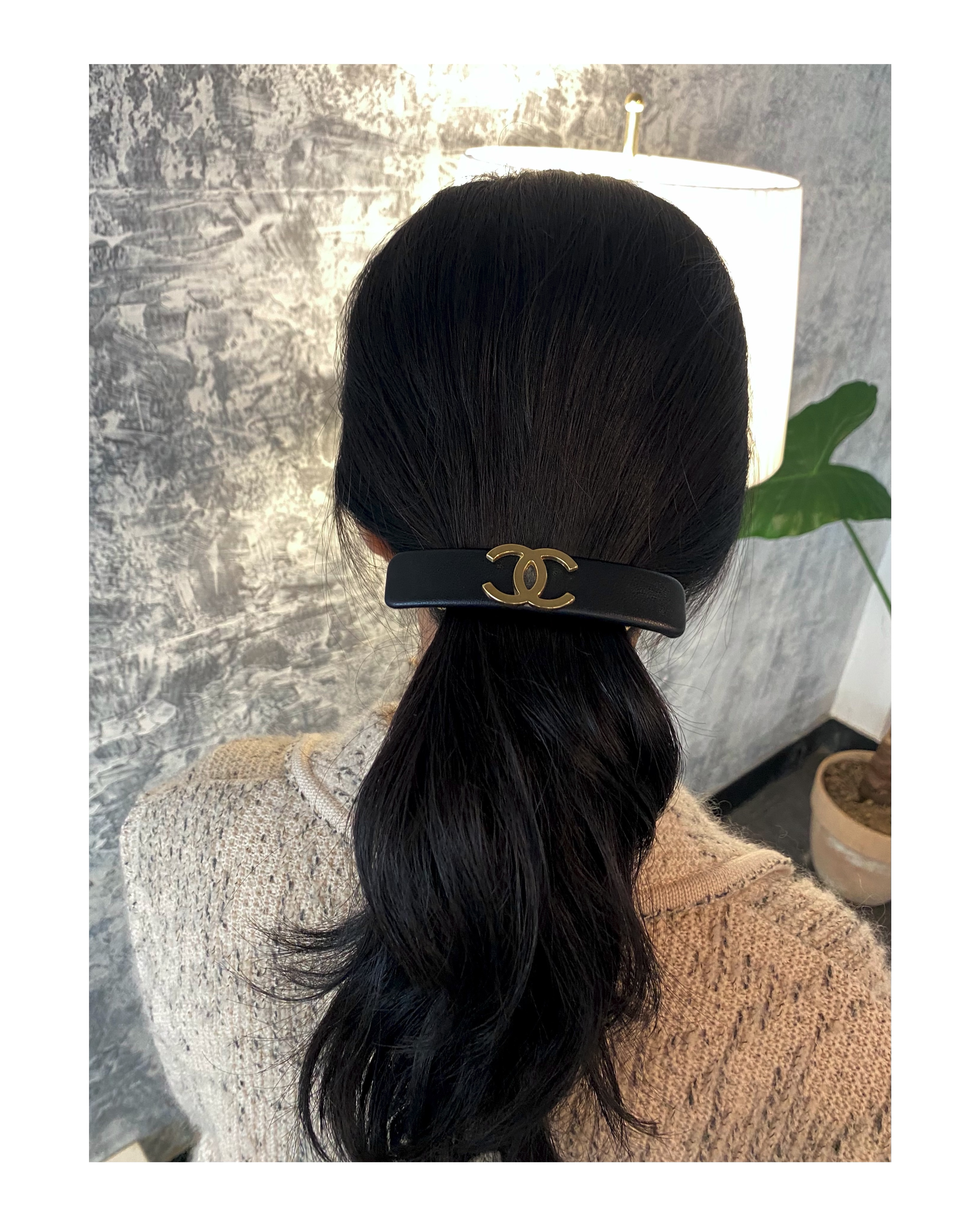 CHANEL hanger CC hair clip no.10